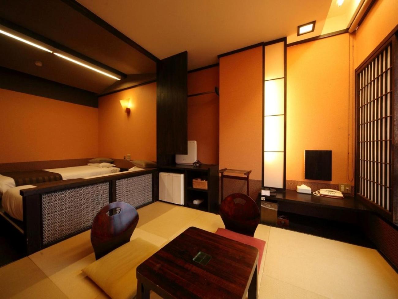 Economy Twin Room - Photo 2