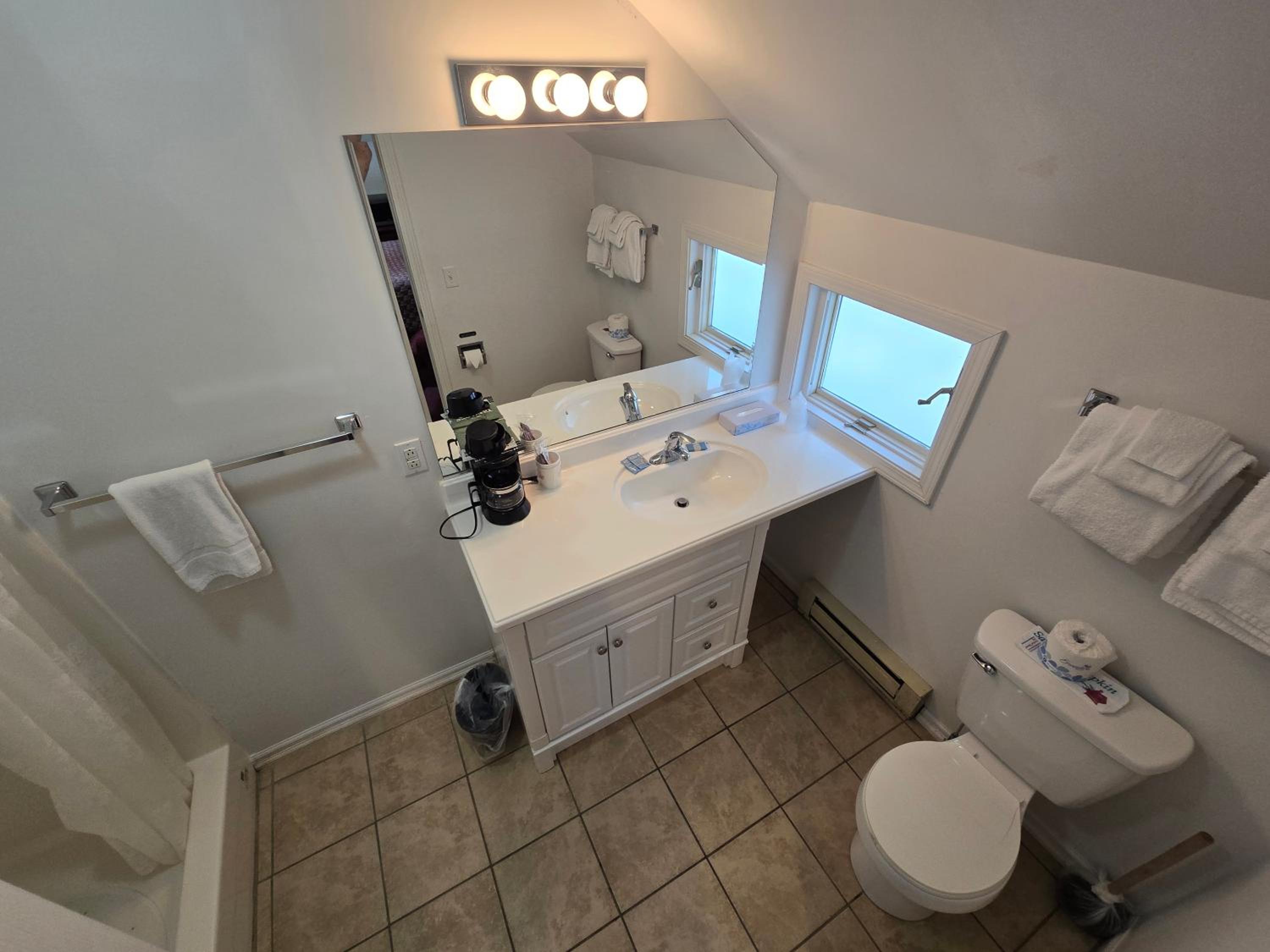 Standard Queen Room