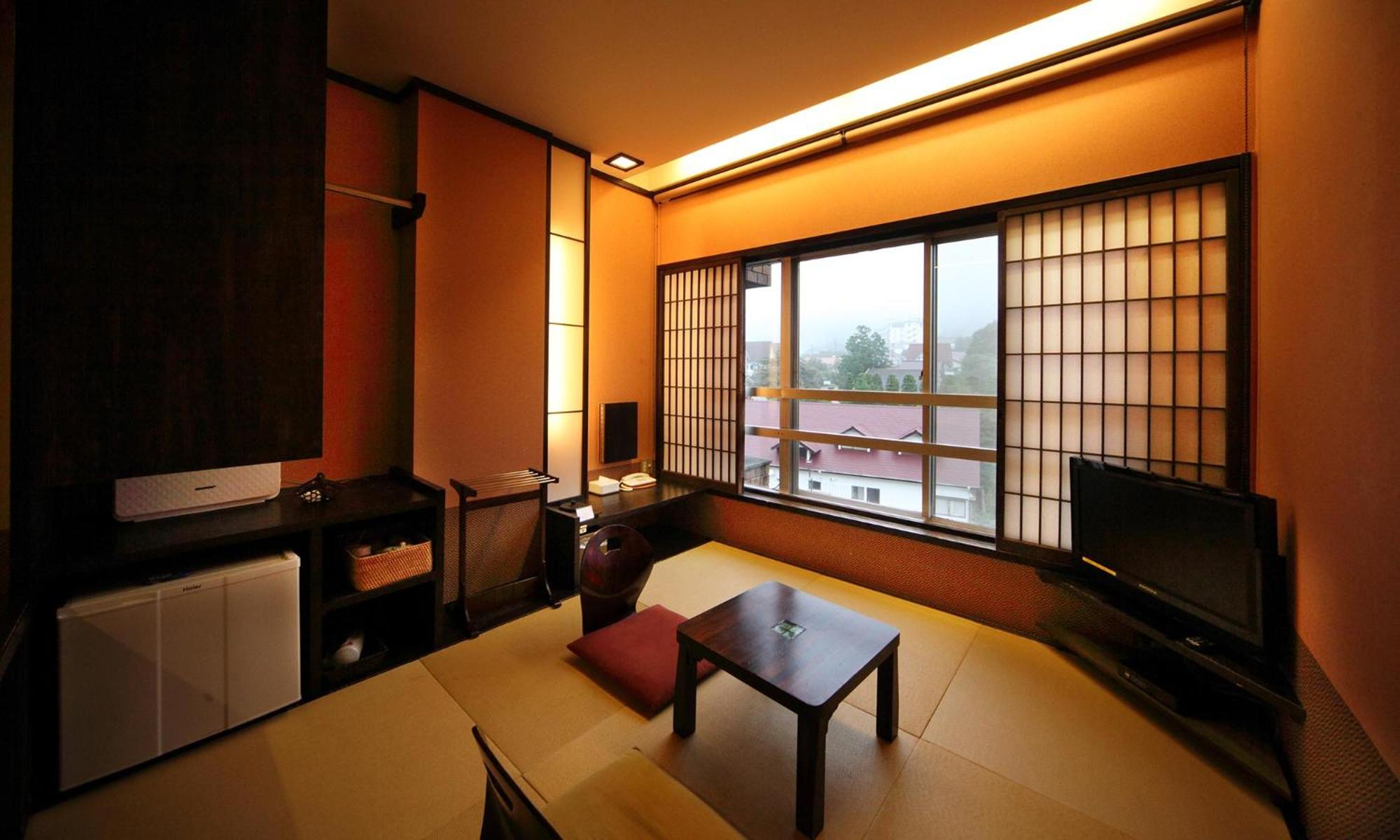 Economy Twin Room - Photo 4