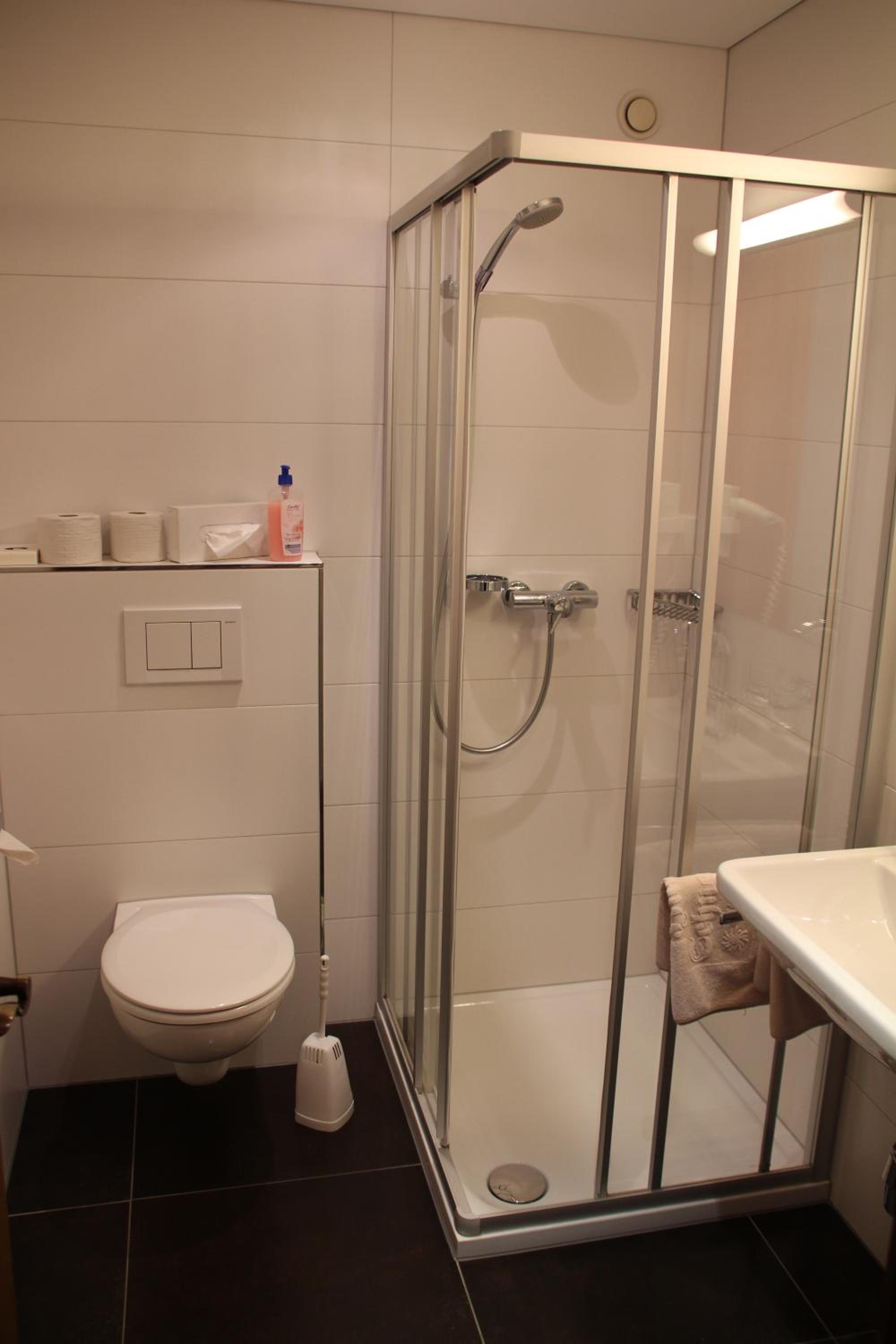 Two-Bedroom Apartment with Balcony photo 2