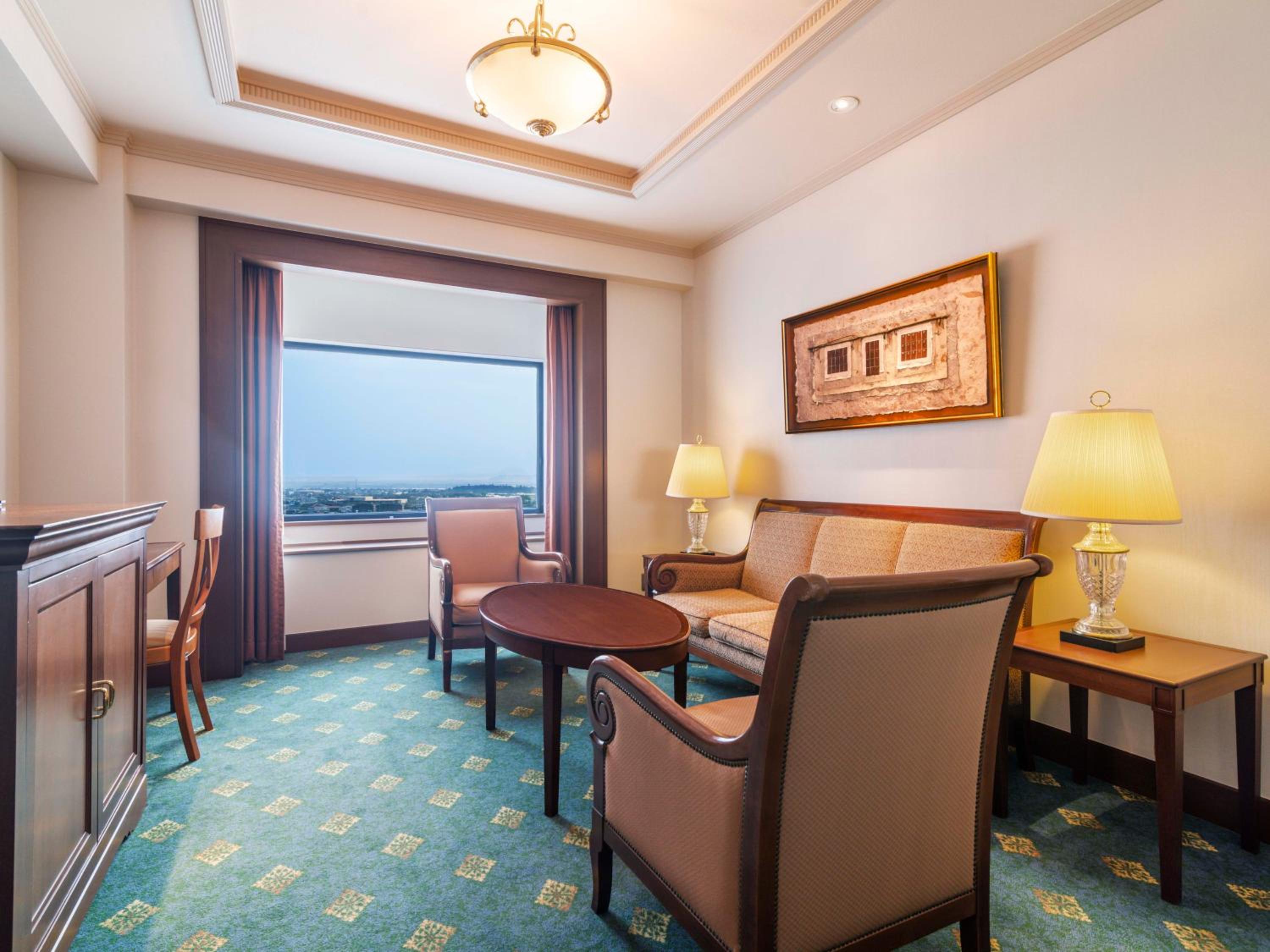 Deluxe Suite - Non-Smoking - No Daily Cleaning photo 3