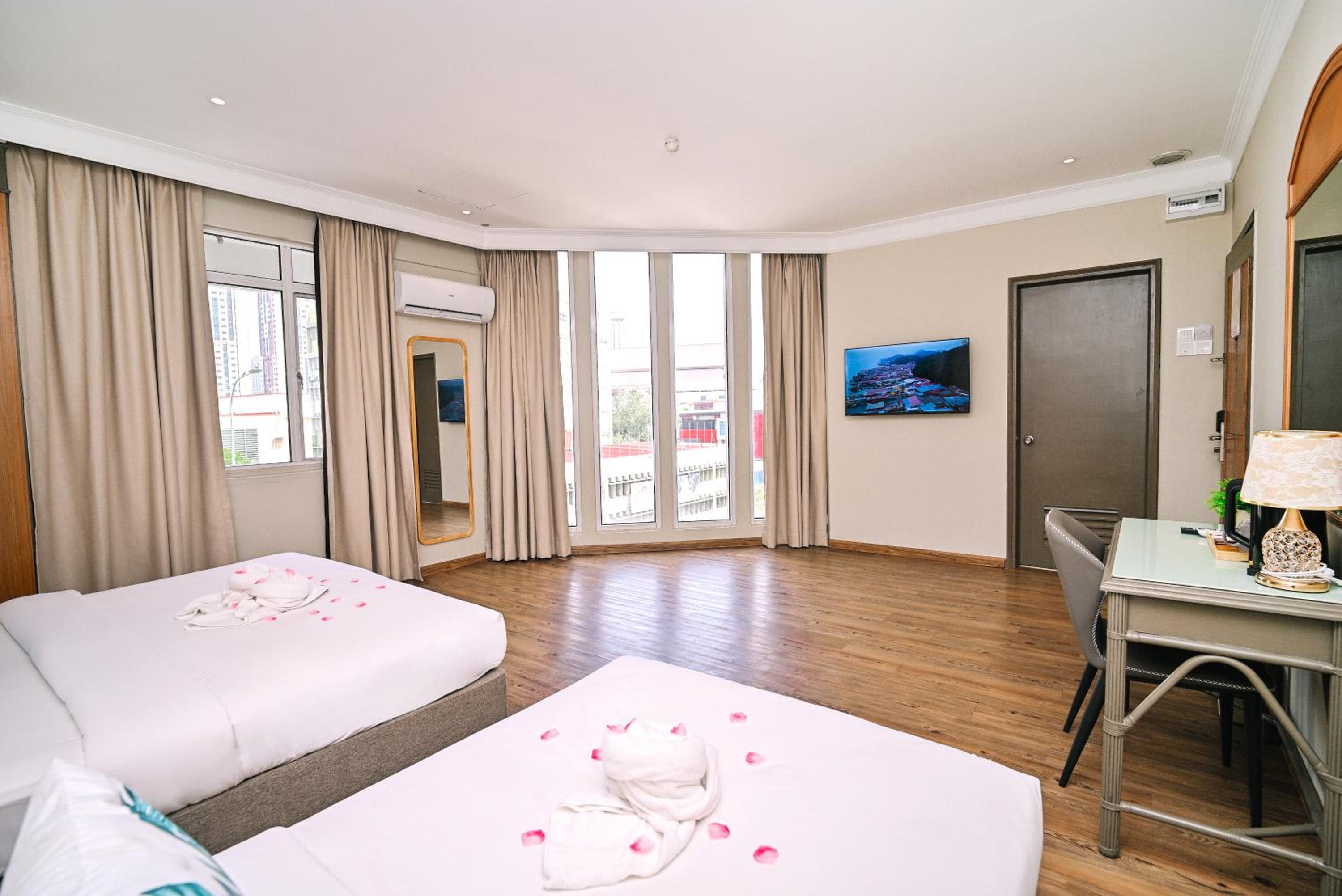 Deluxe Triple Room