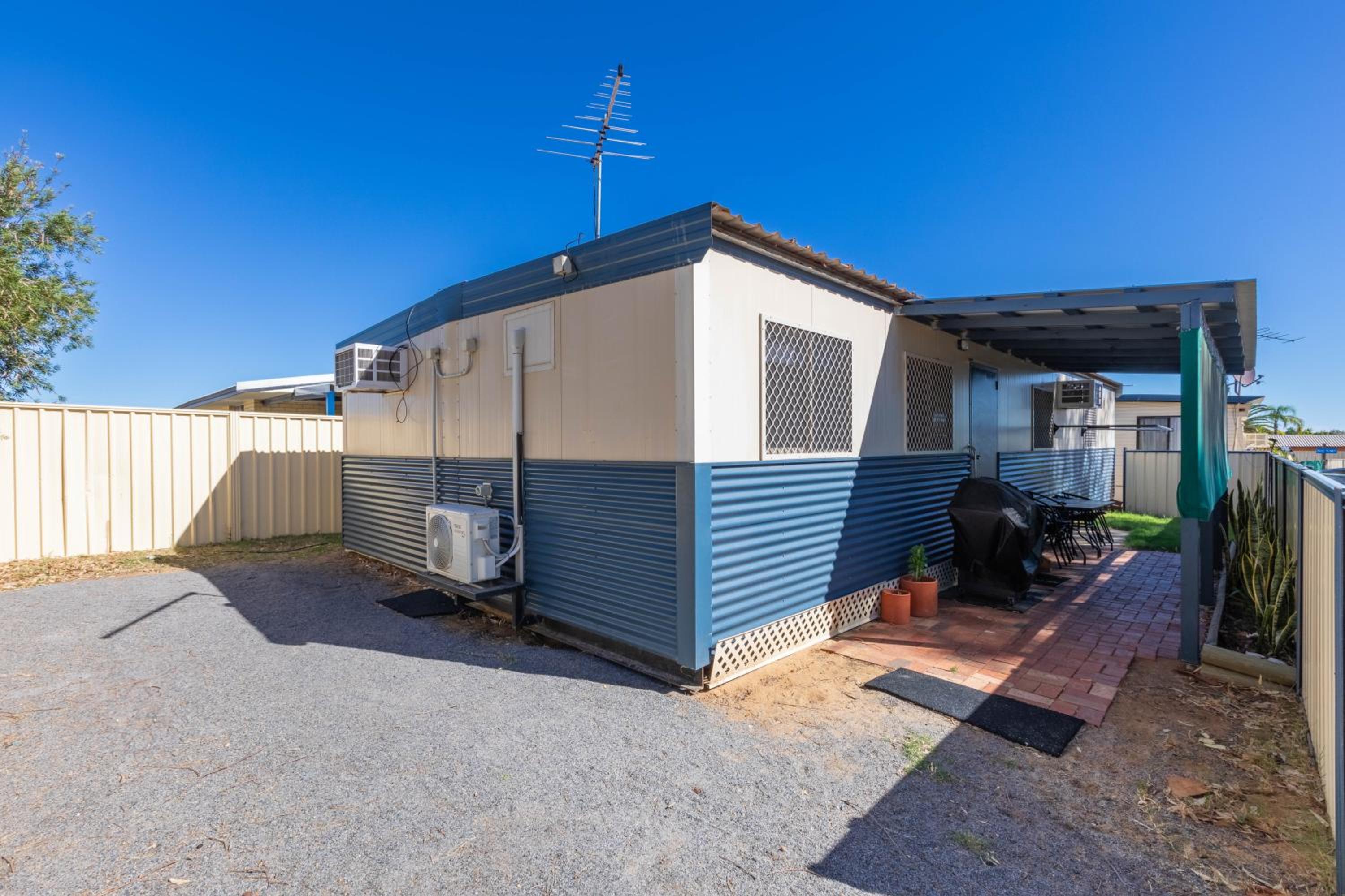 Three-Bedroom Bungalow photo 2