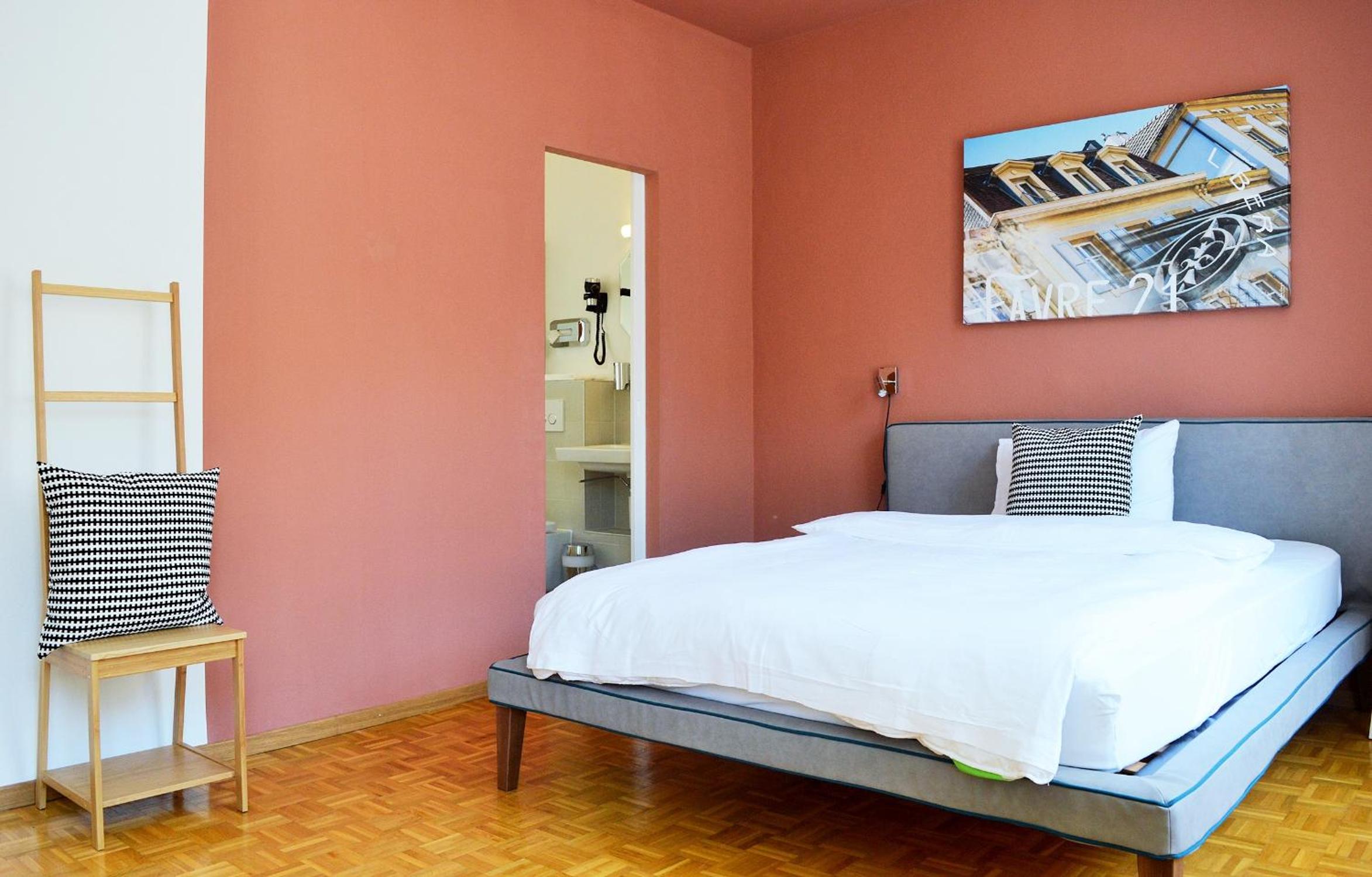 Double Room with Private Bathroom photo 2