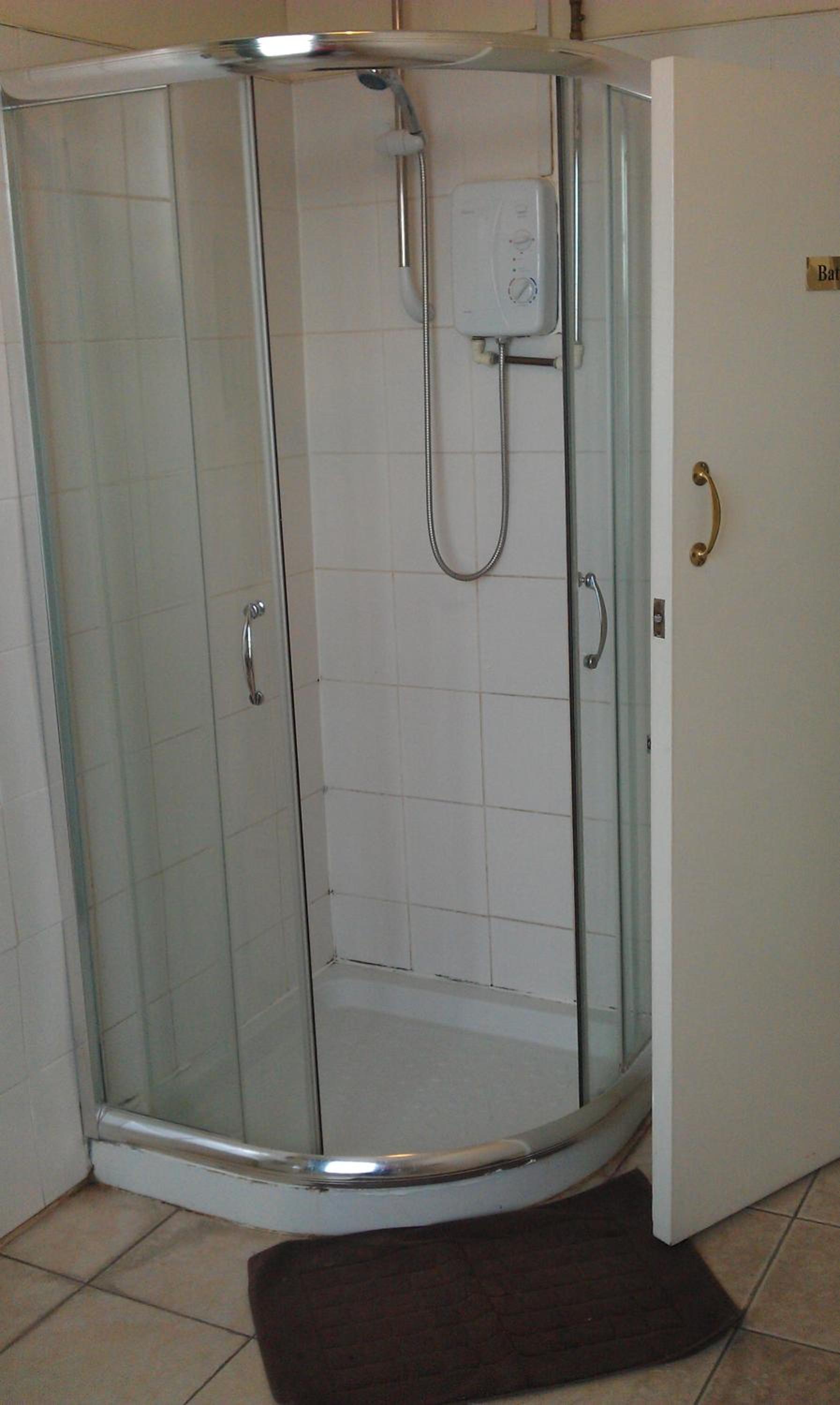 Triple Room with Shared Bathroom photo 2