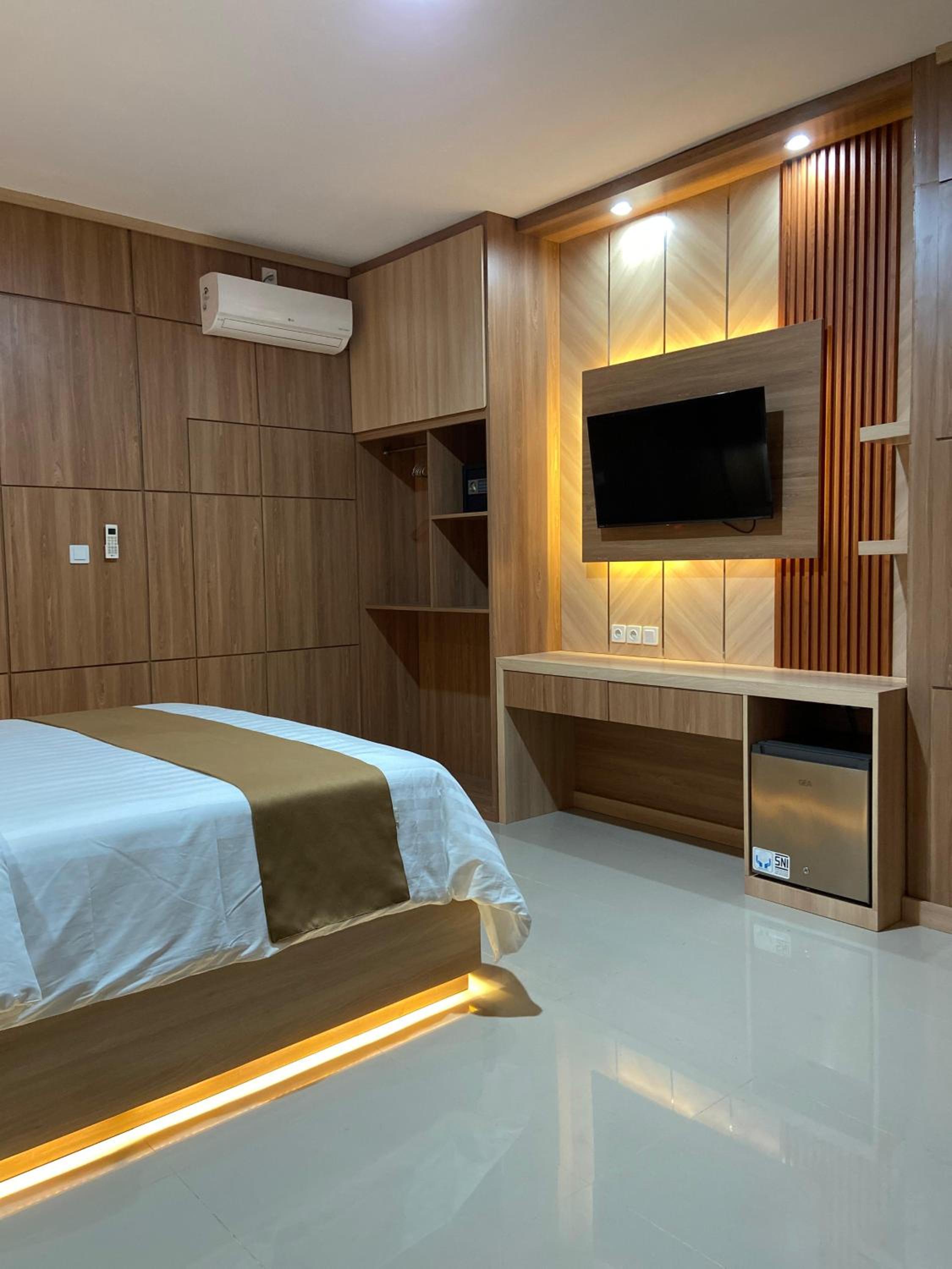 Deluxe King Room photo 3