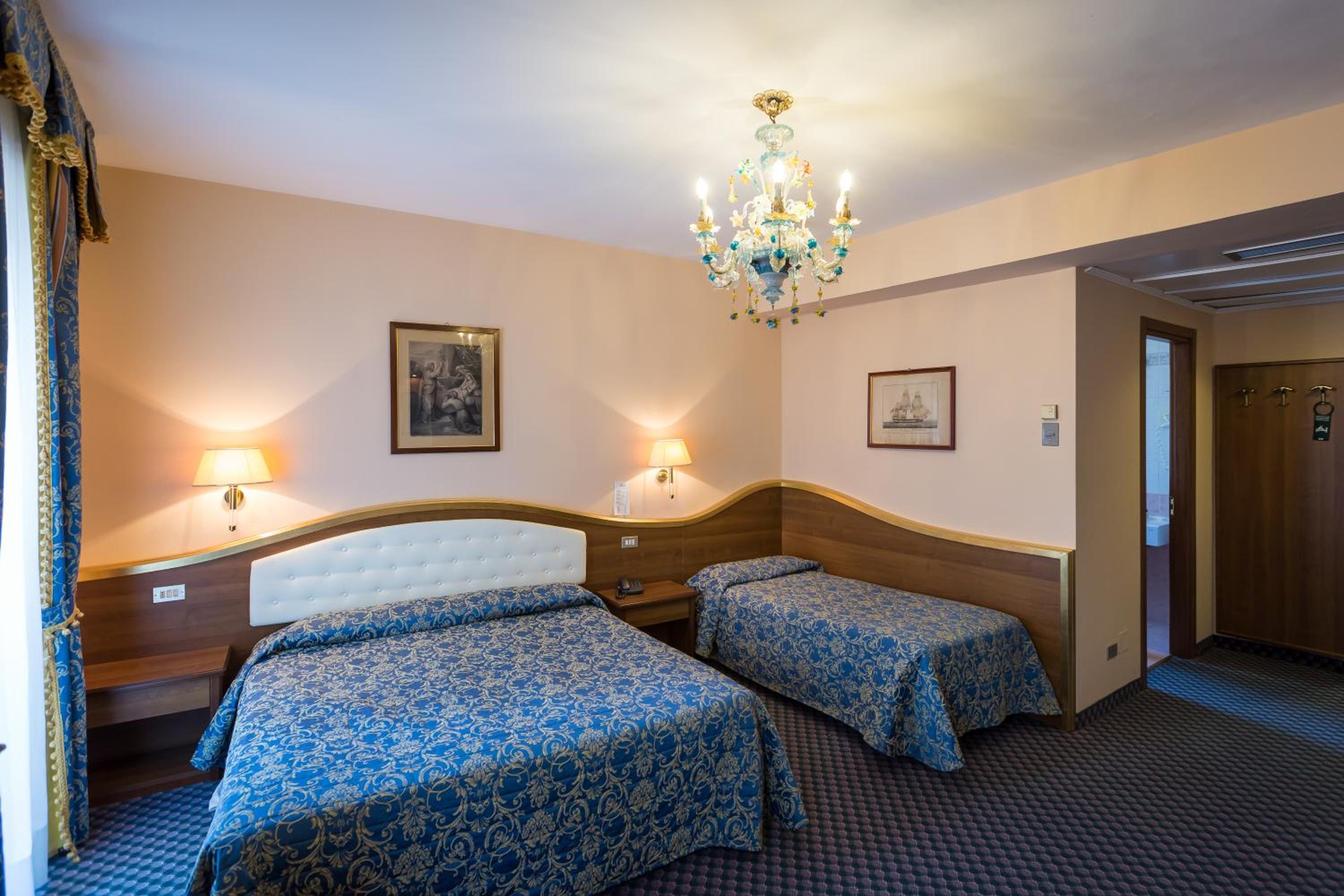 Standard Triple Room - Photo 6