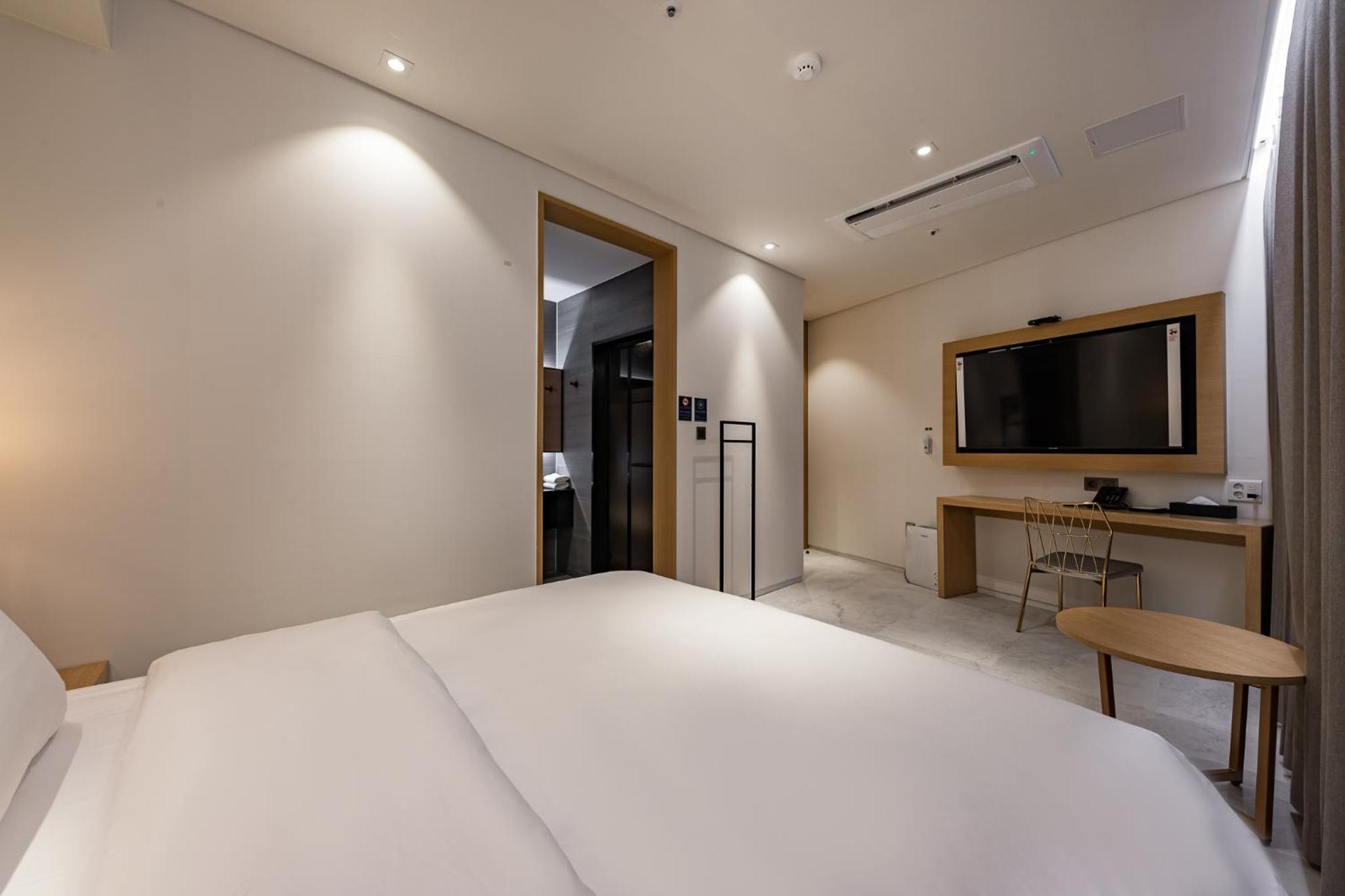 Standard Double Room photo 3