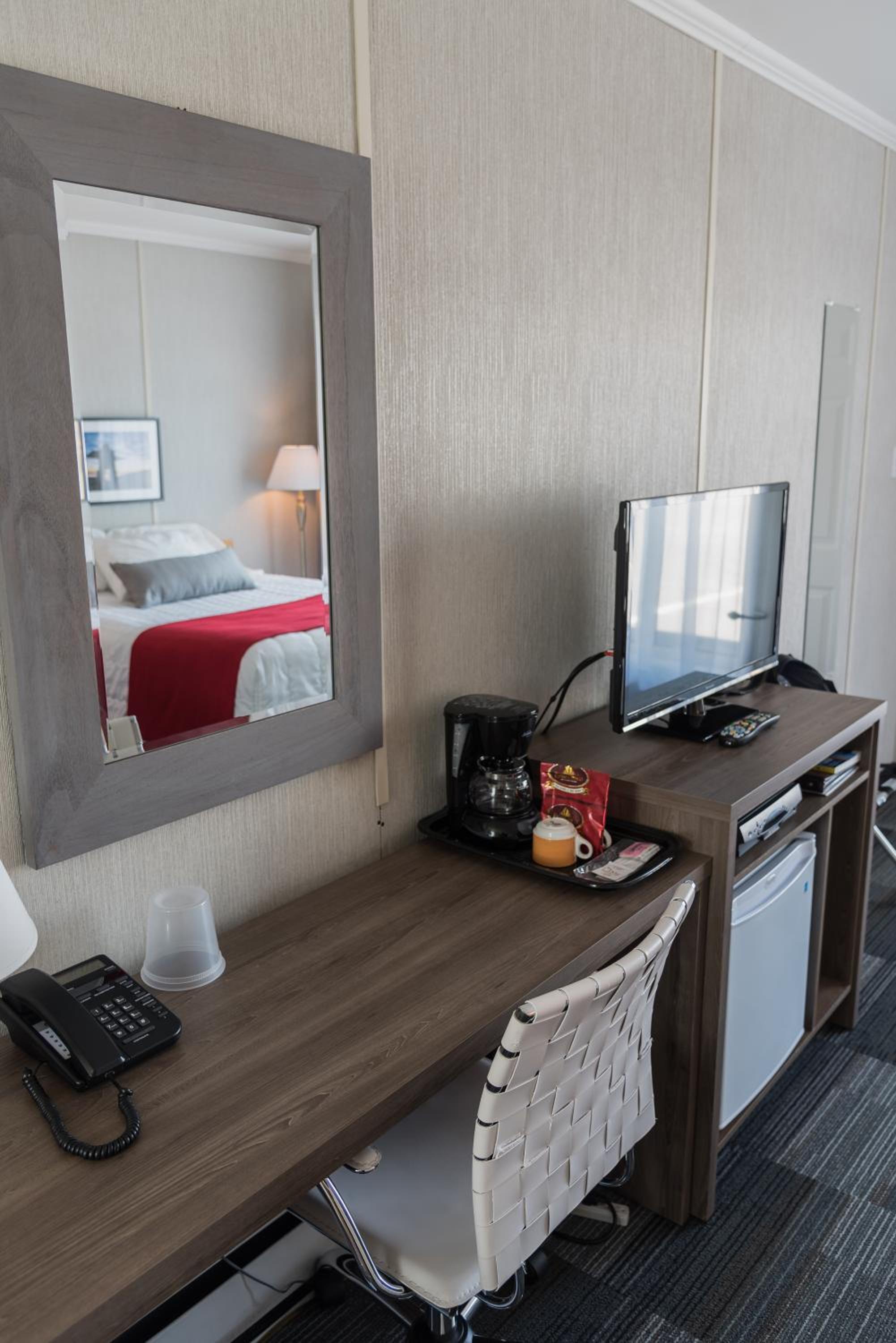 Double Room with Two Double Beds photo 3