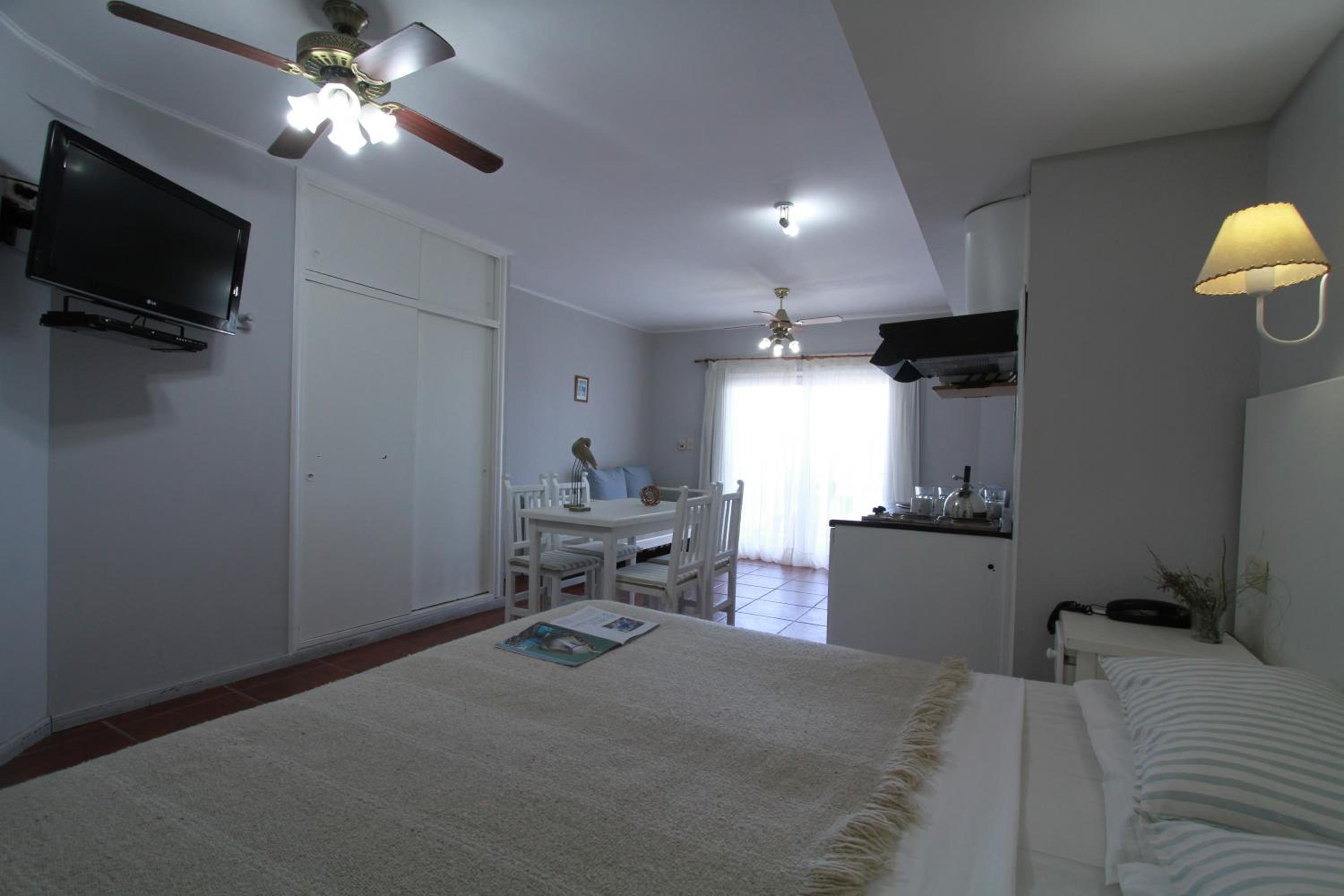 Apartment (4 Adults) photo 3