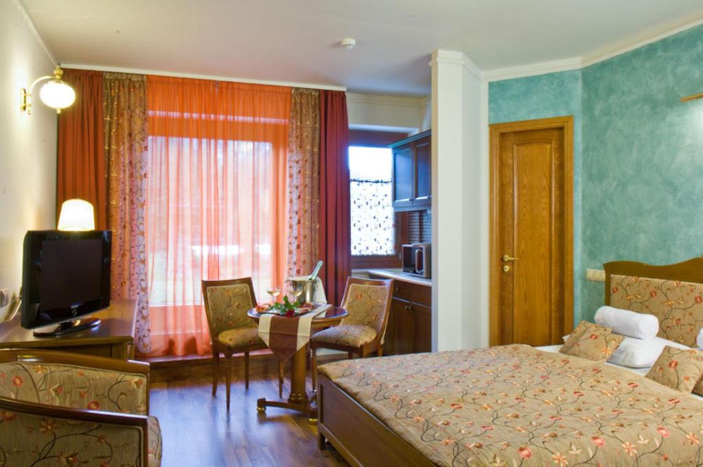Studio (2 Adults) - Photo 5