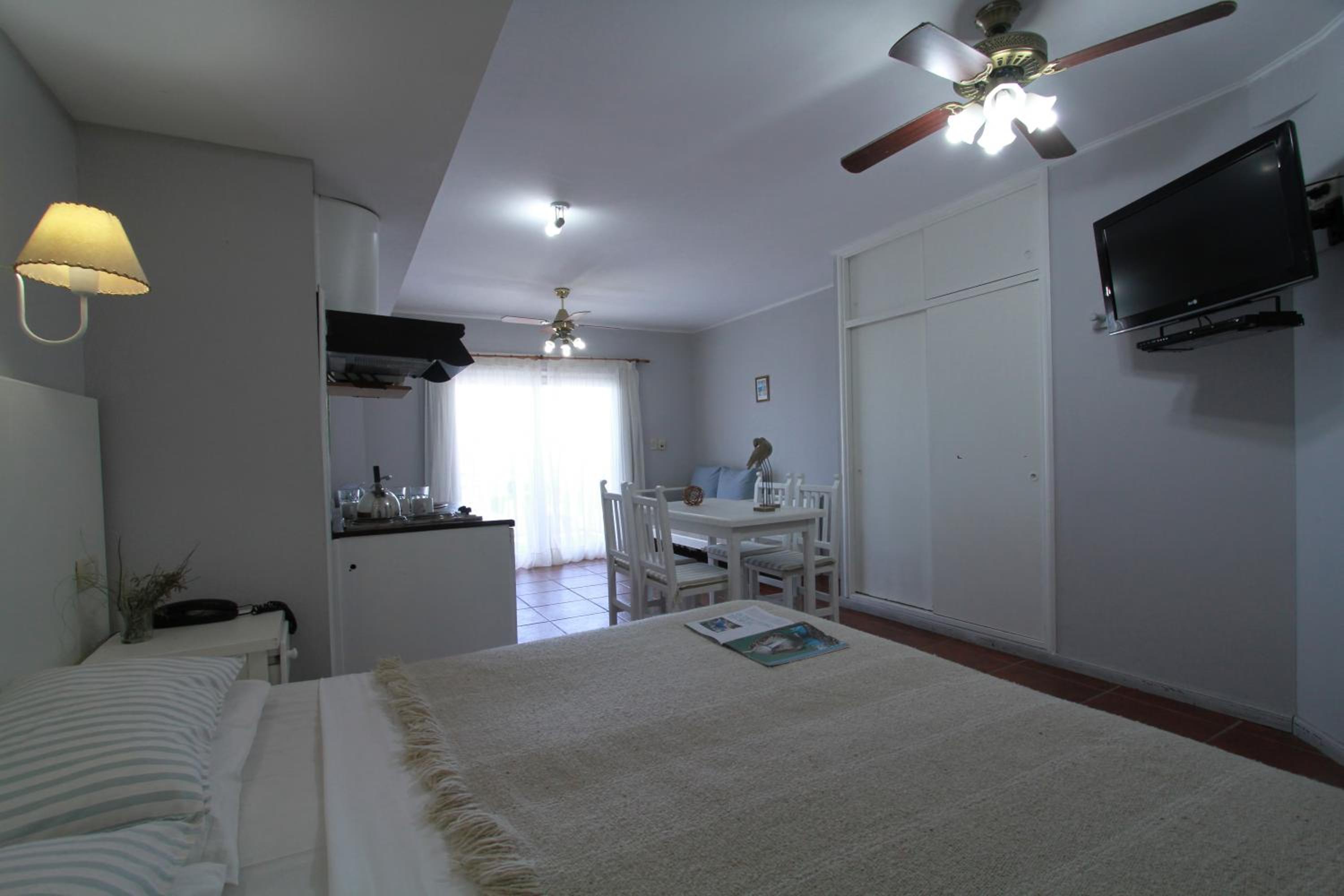 Apartment (4 Adults) photo 2