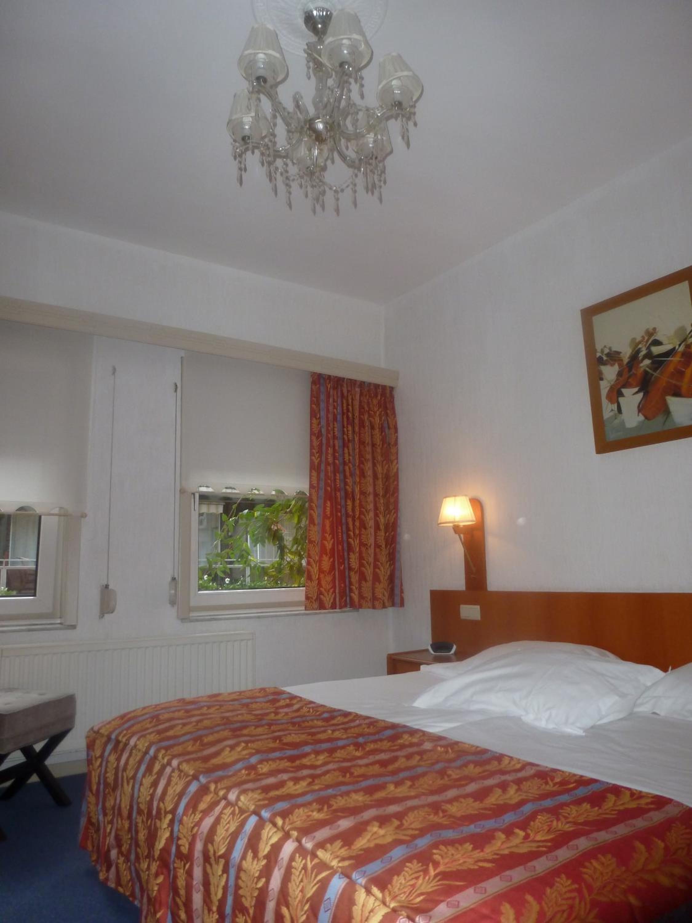 Standard Double Room - Photo 5