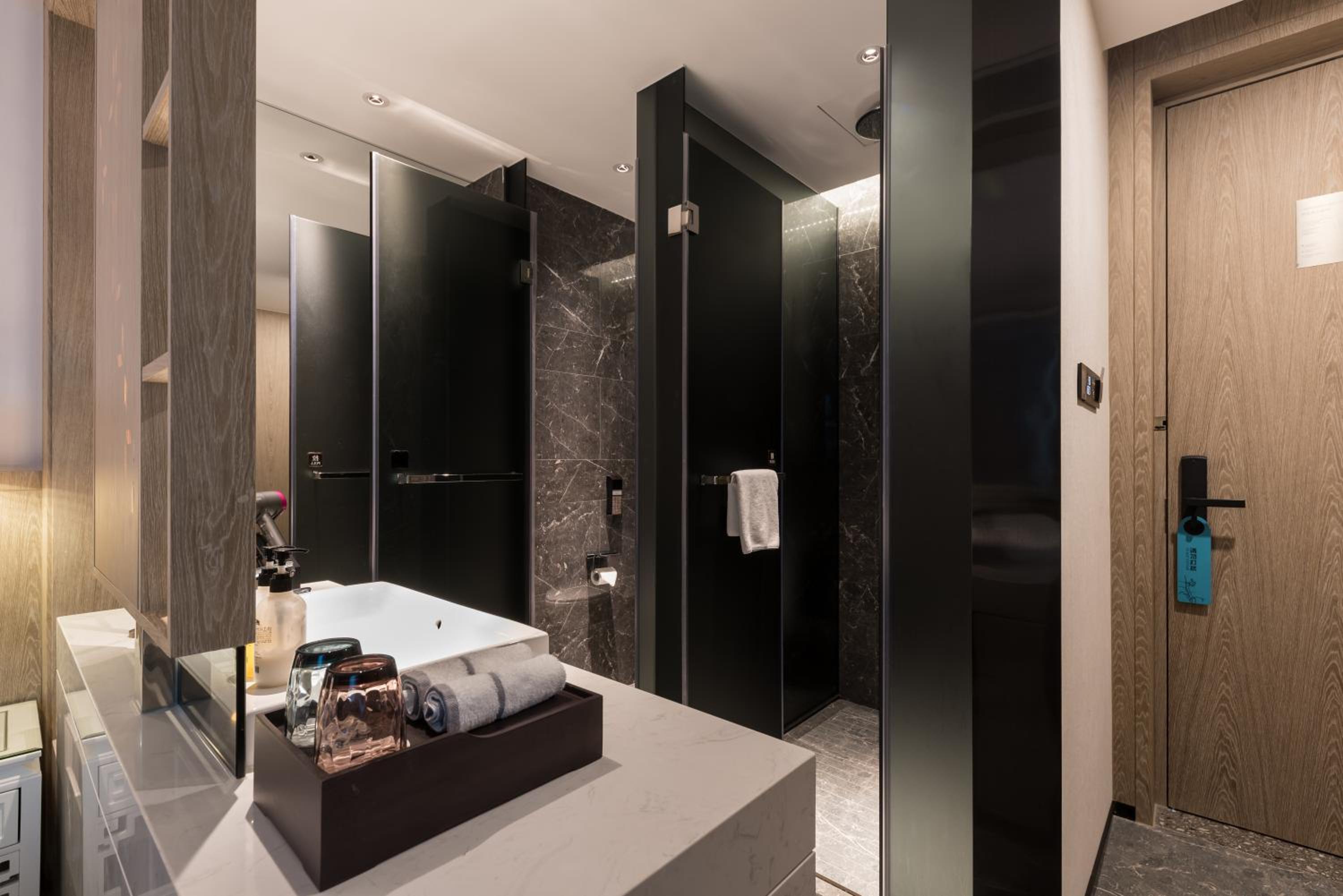 Superior King Room photo 1