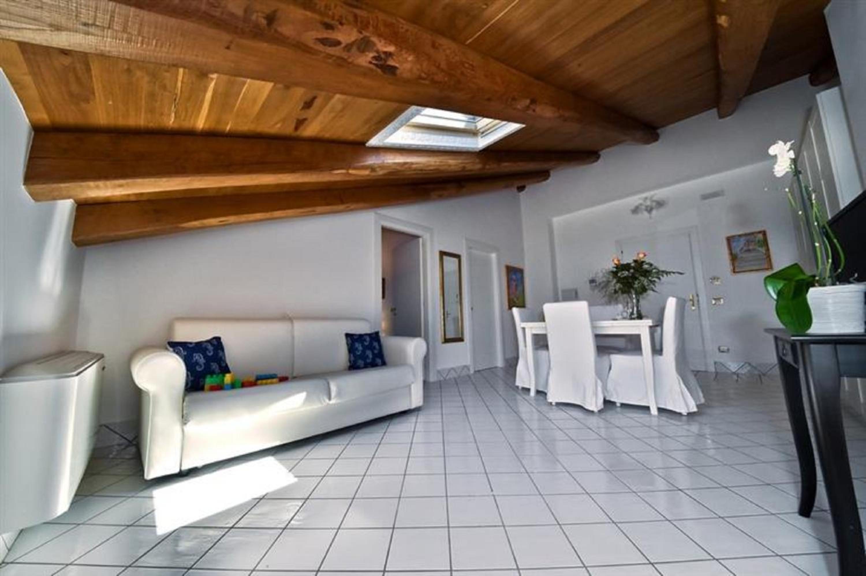 Penthouse Suite - Photo 2