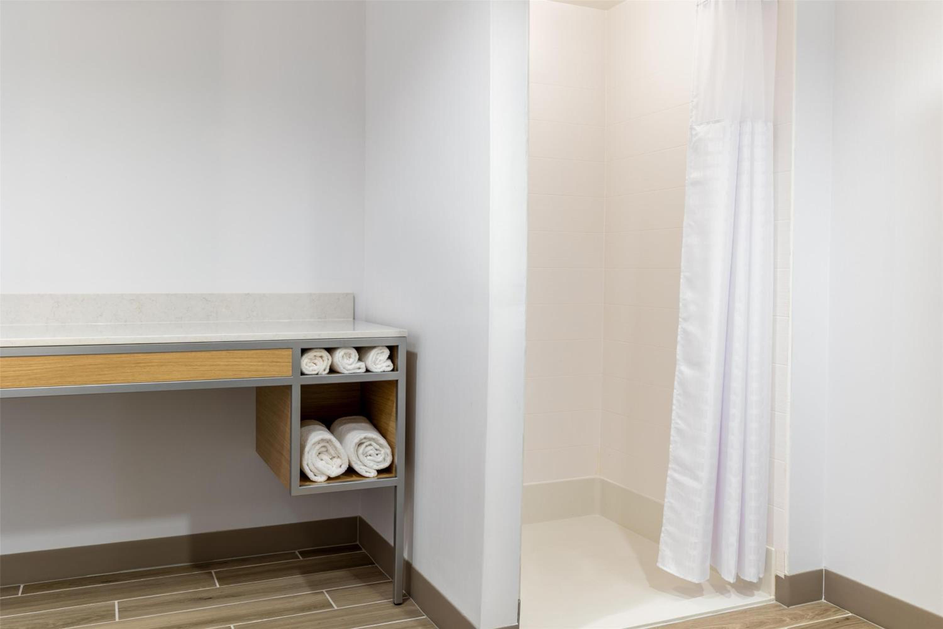 Queen Room with Two Queen Beds - Mobility and Hearing Access - Photo 2