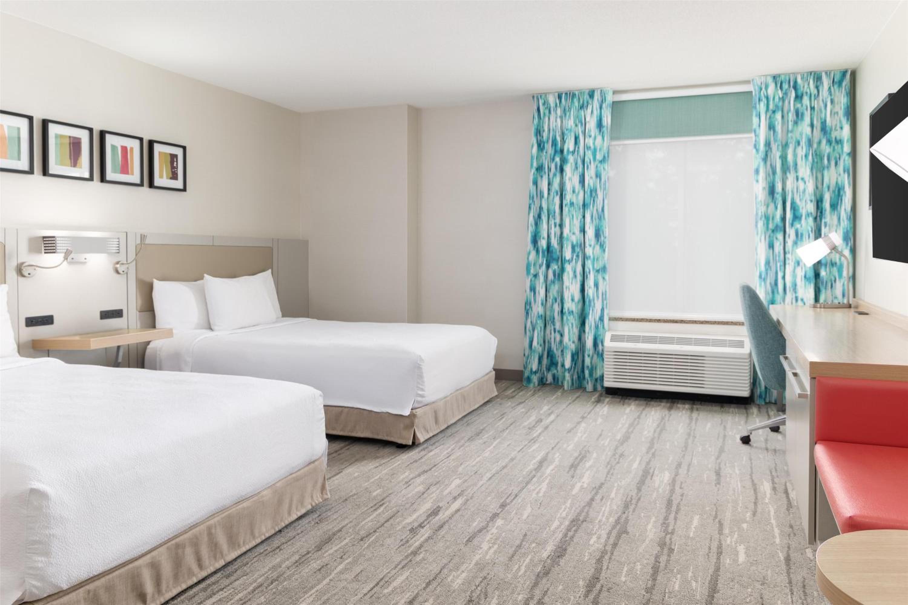Queen Room with Two Queen Beds - Mobility and Hearing Access - Photo 4