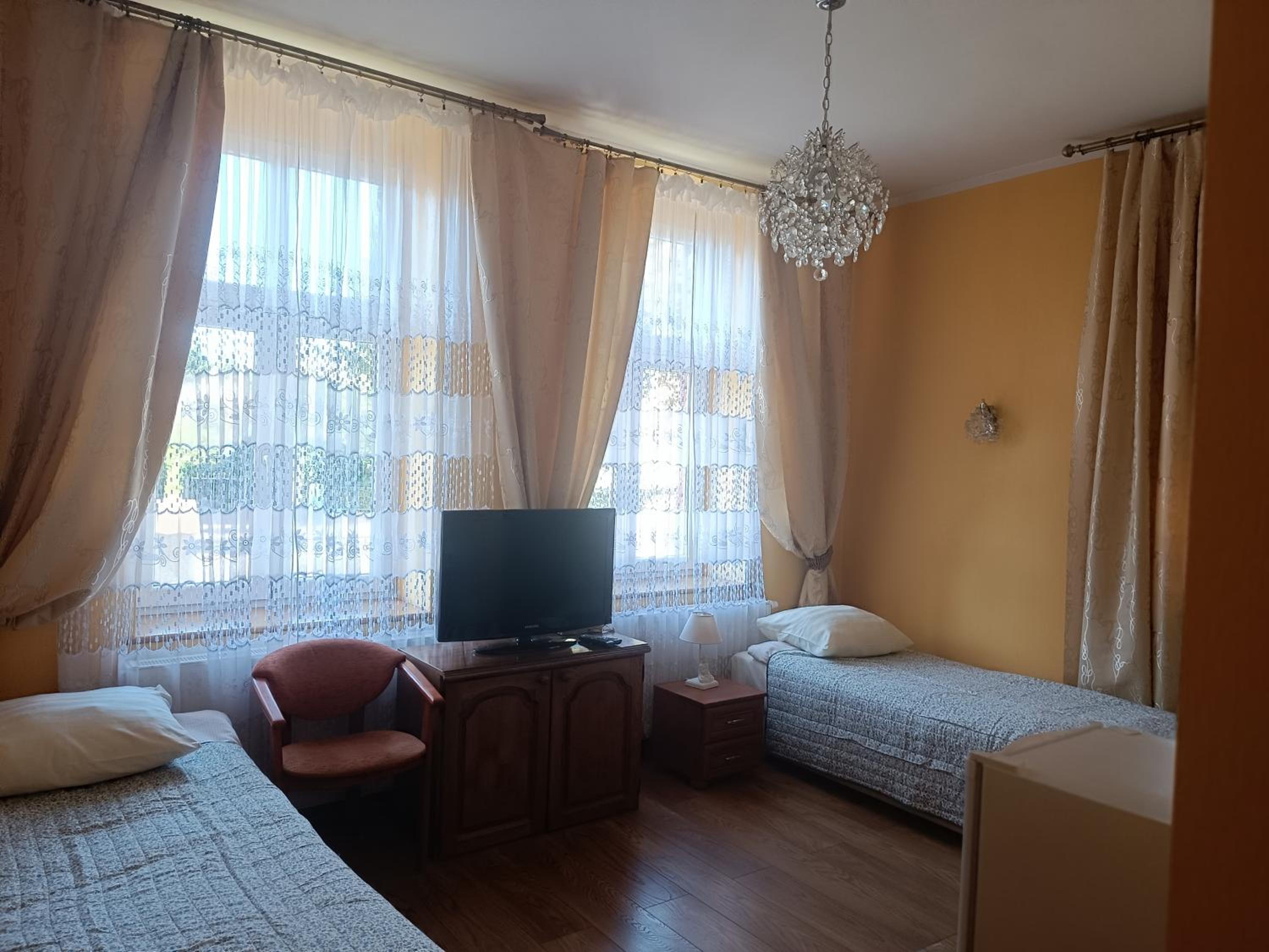 Double or Twin Room - Photo 4