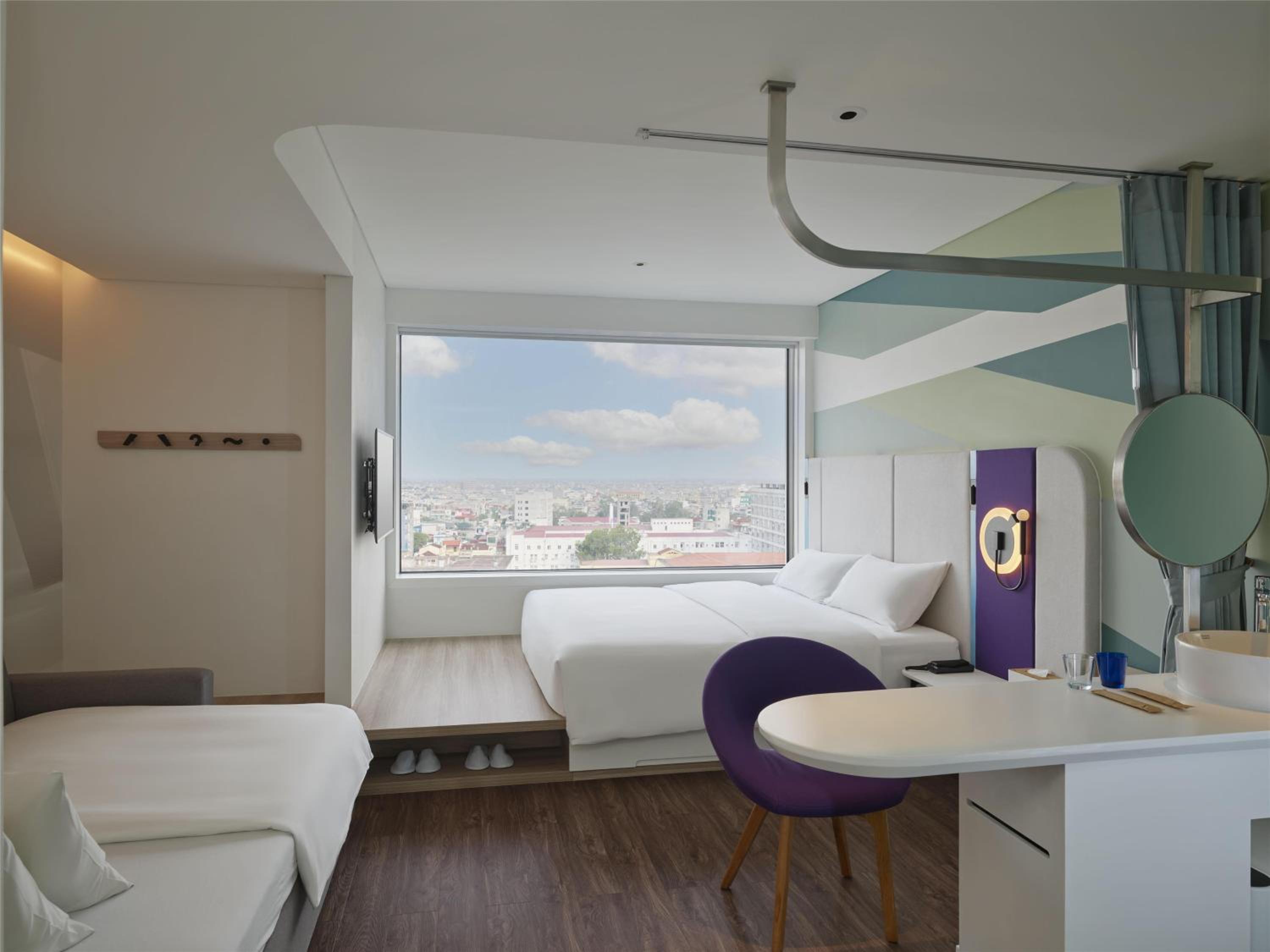 King Room with Sofa Bed - Photo 1