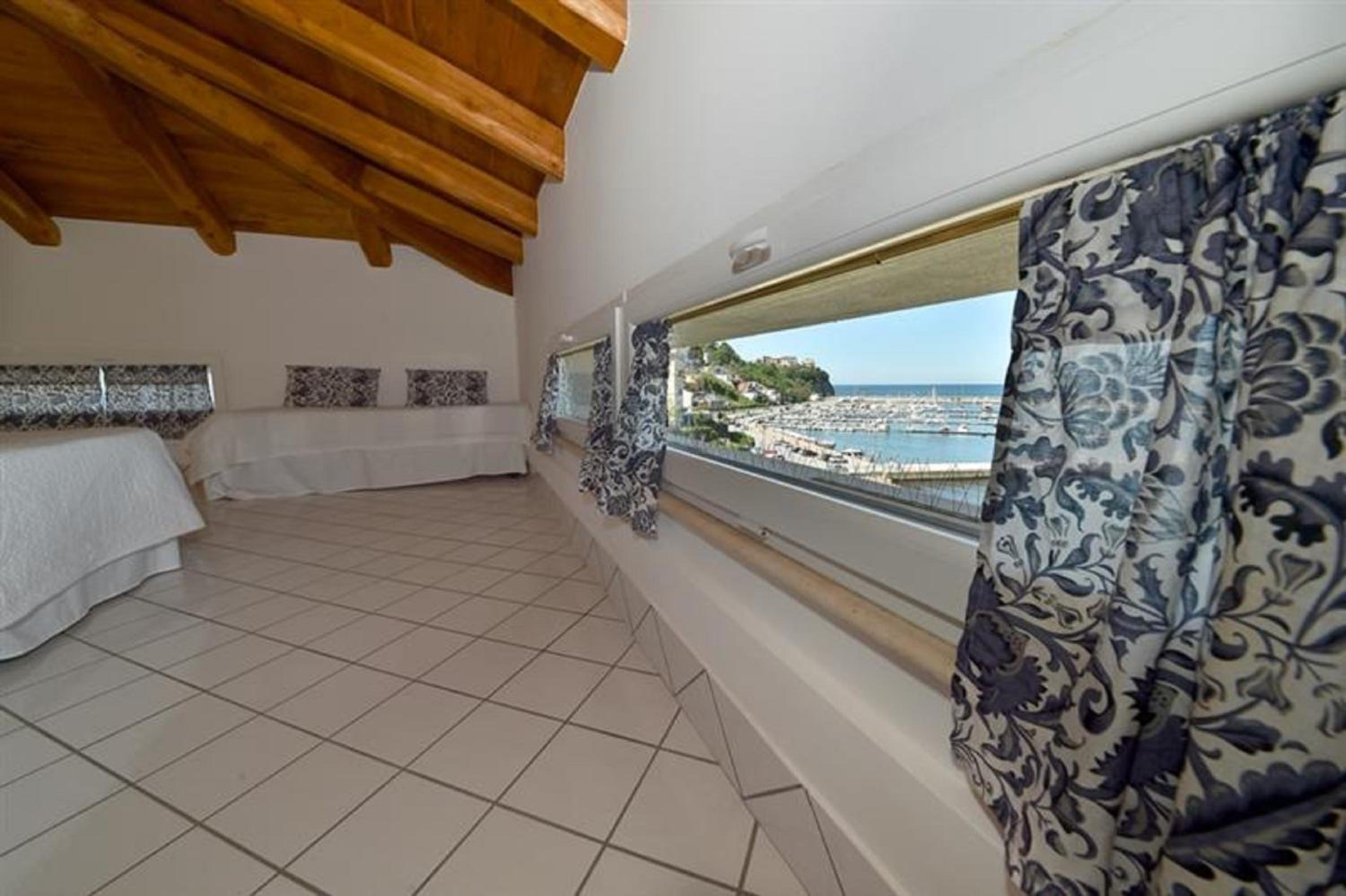 Triple Room - Photo 5