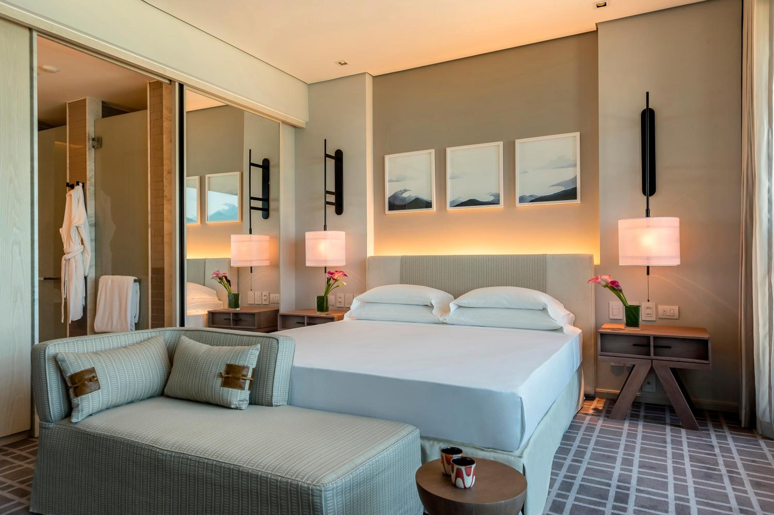 Suite - Oceanfront thumbnail 5