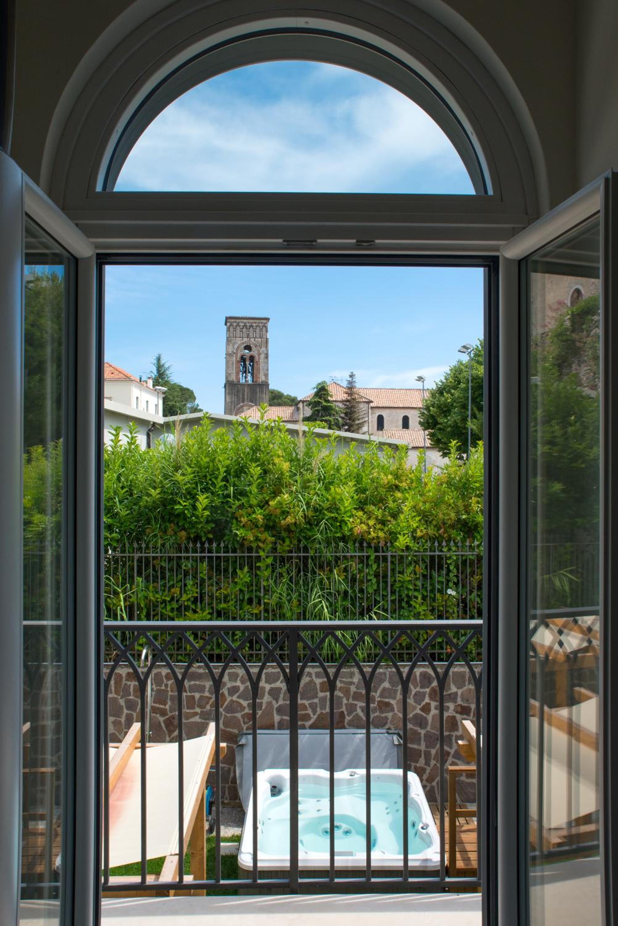Apartment with Terrace photo 2