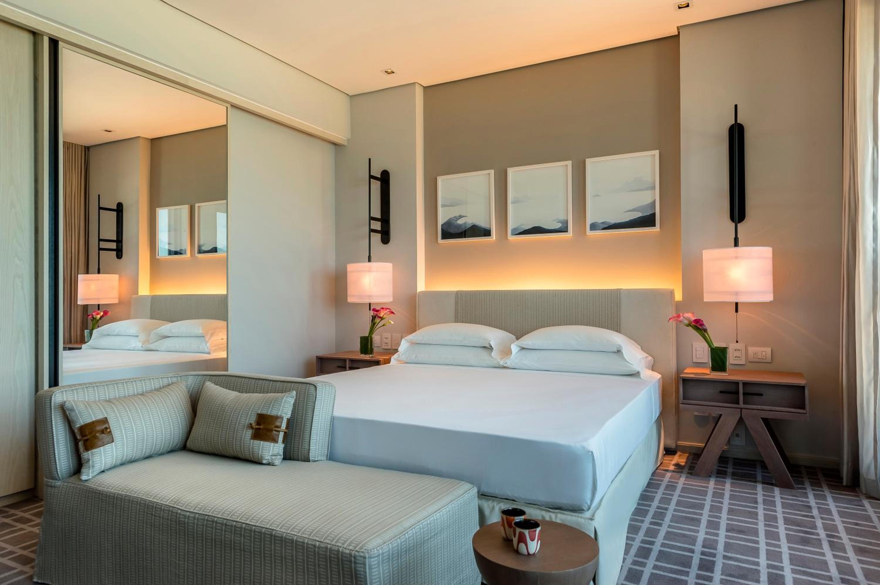 Grand King Suite