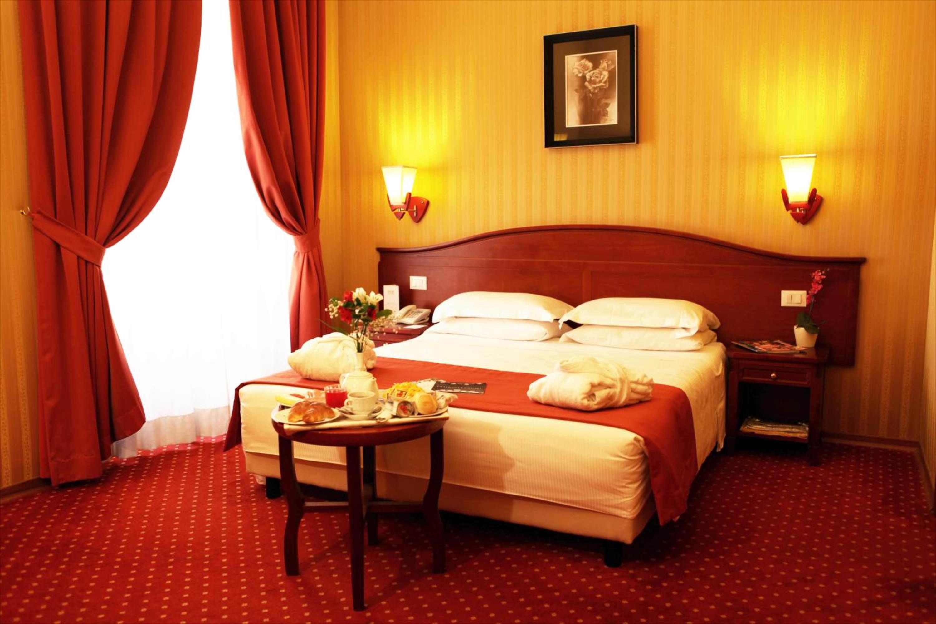 Comfort Double or Twin Room thumbnail 6