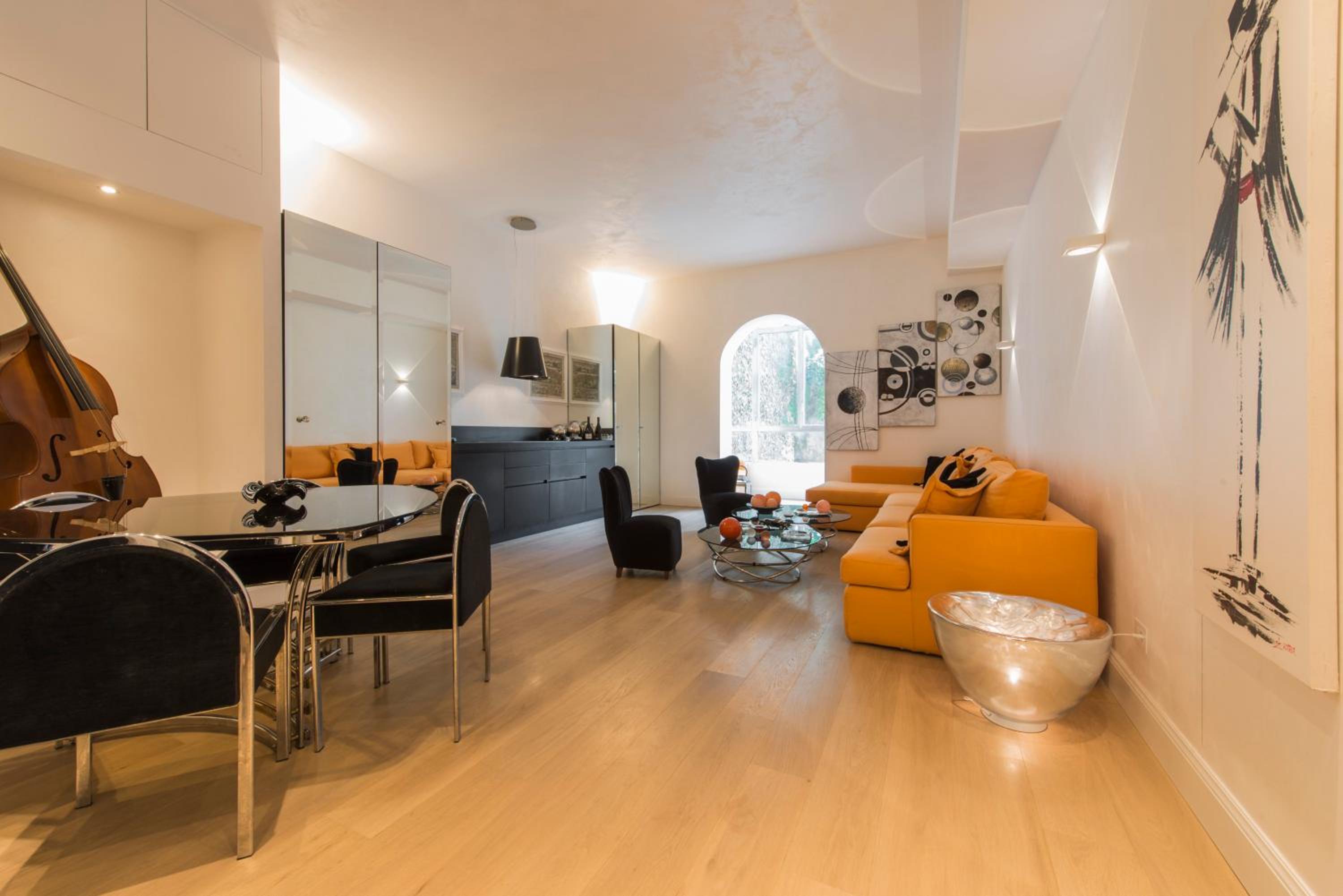 Deluxe Apartment