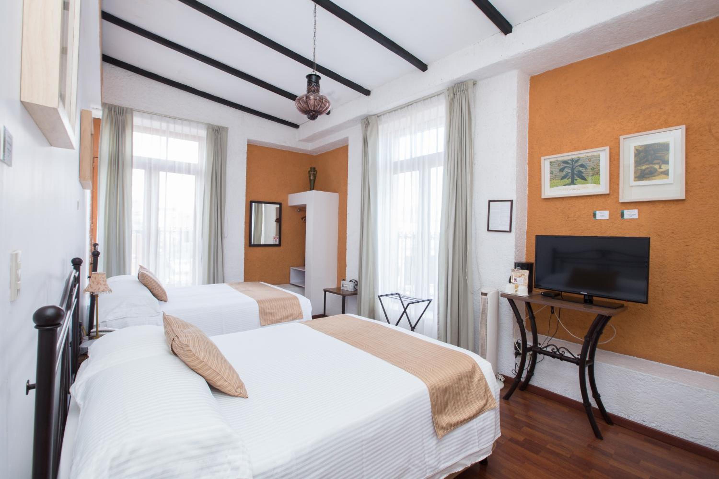 Double Room with Two Double Beds - Photo 1