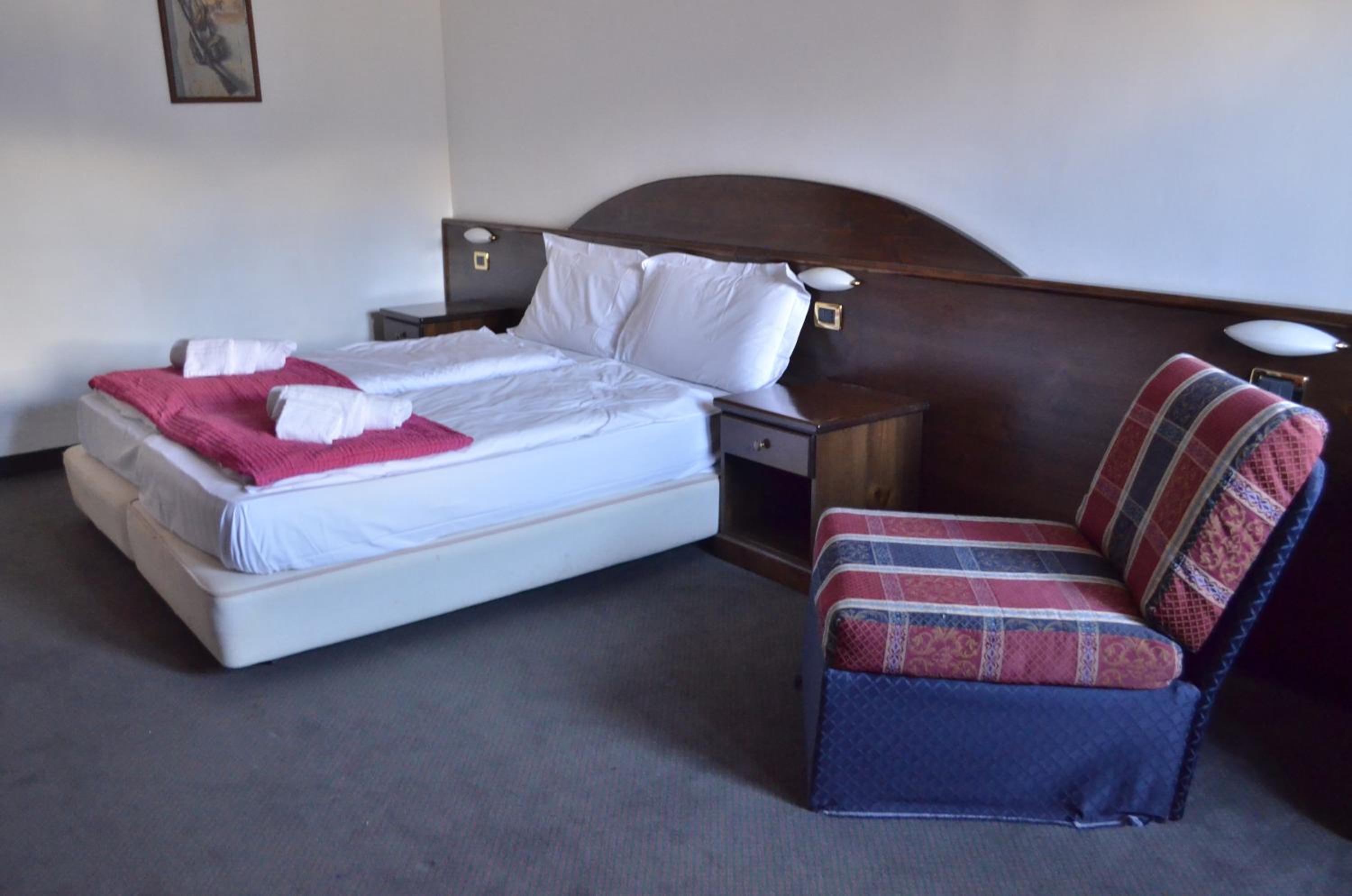 Double Or Twin Room photo 3