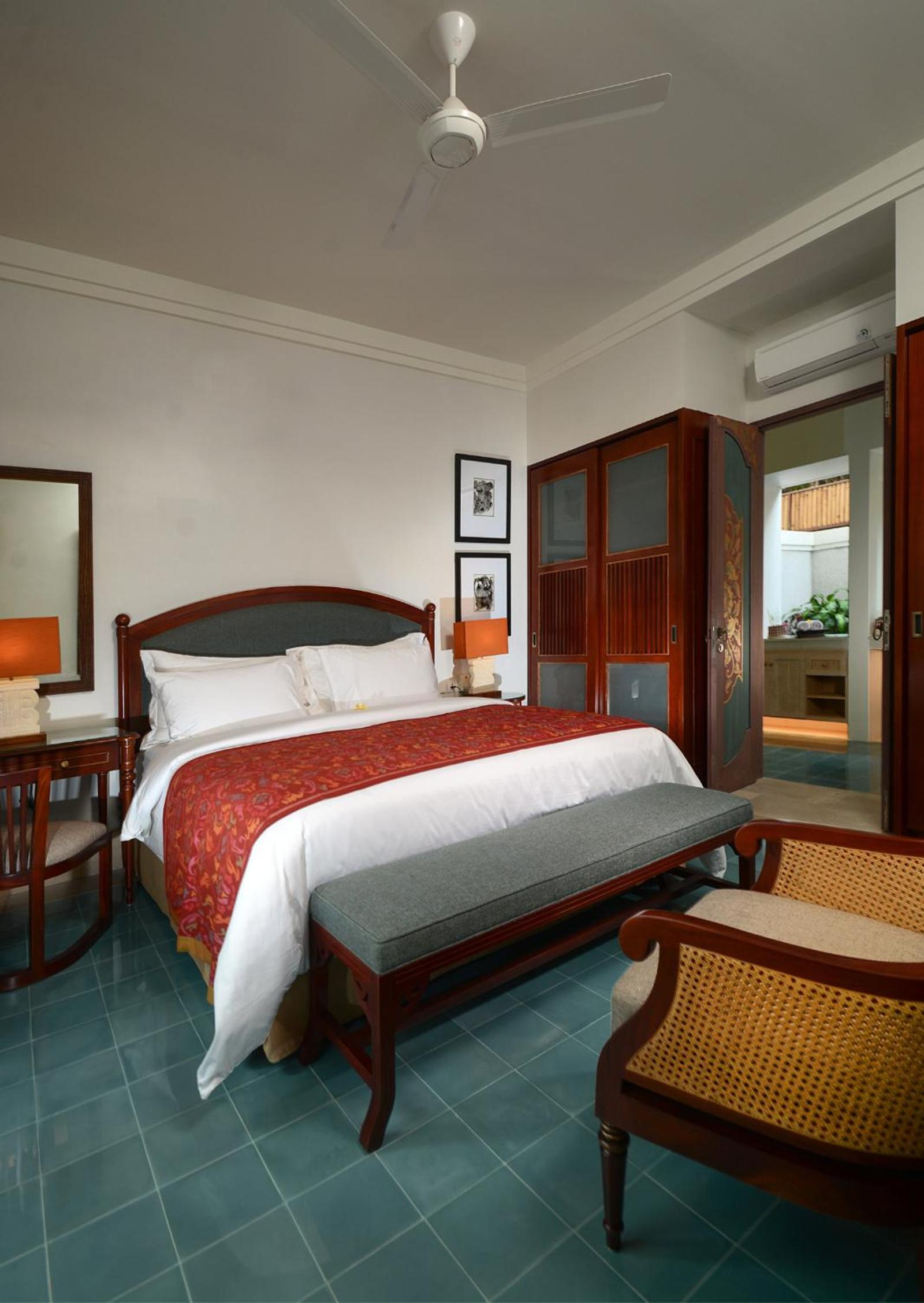 One-Bedroom Suite with Balcony photo 3