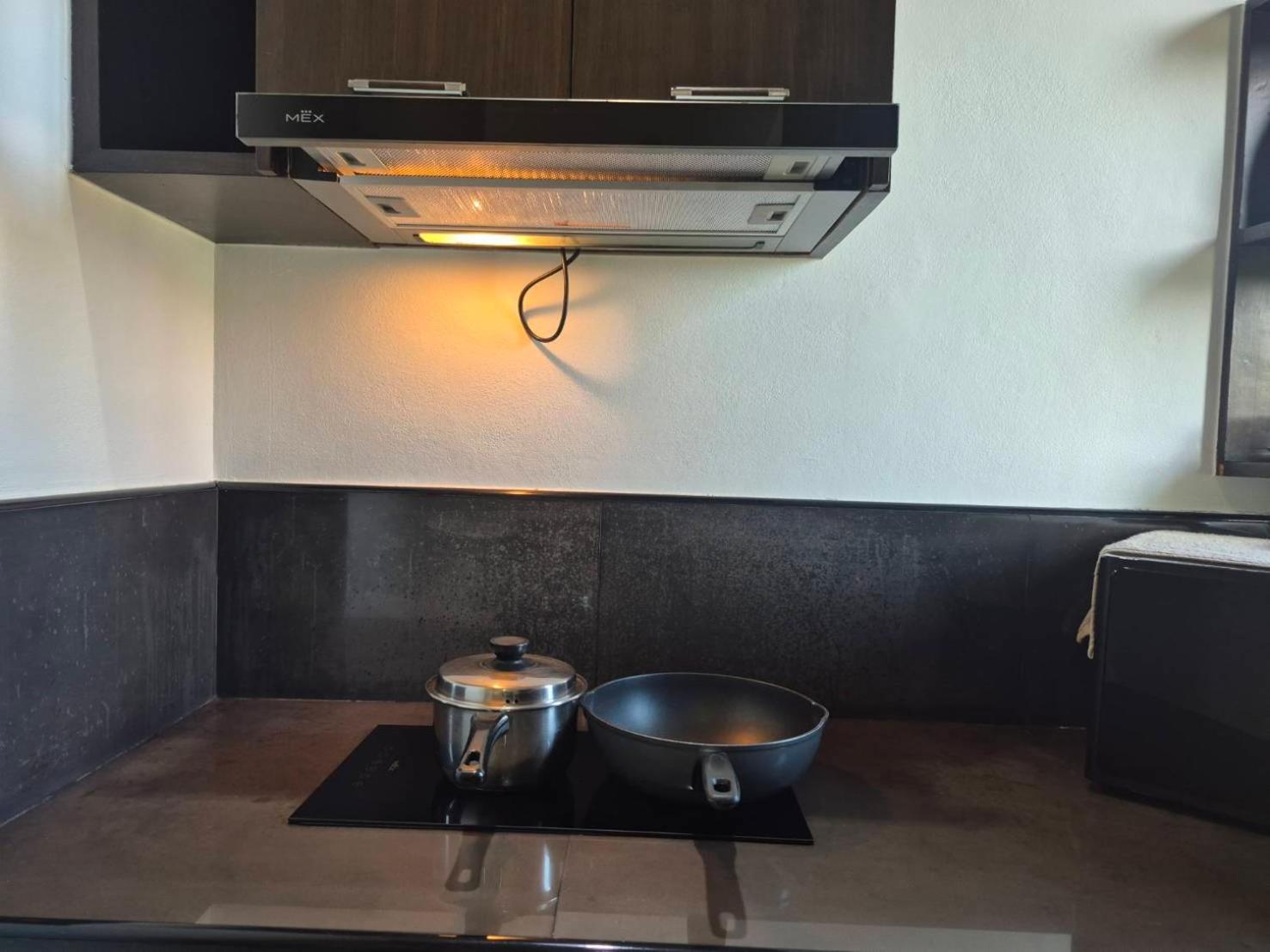 Studio Suite with Kitchenette - Photo 15