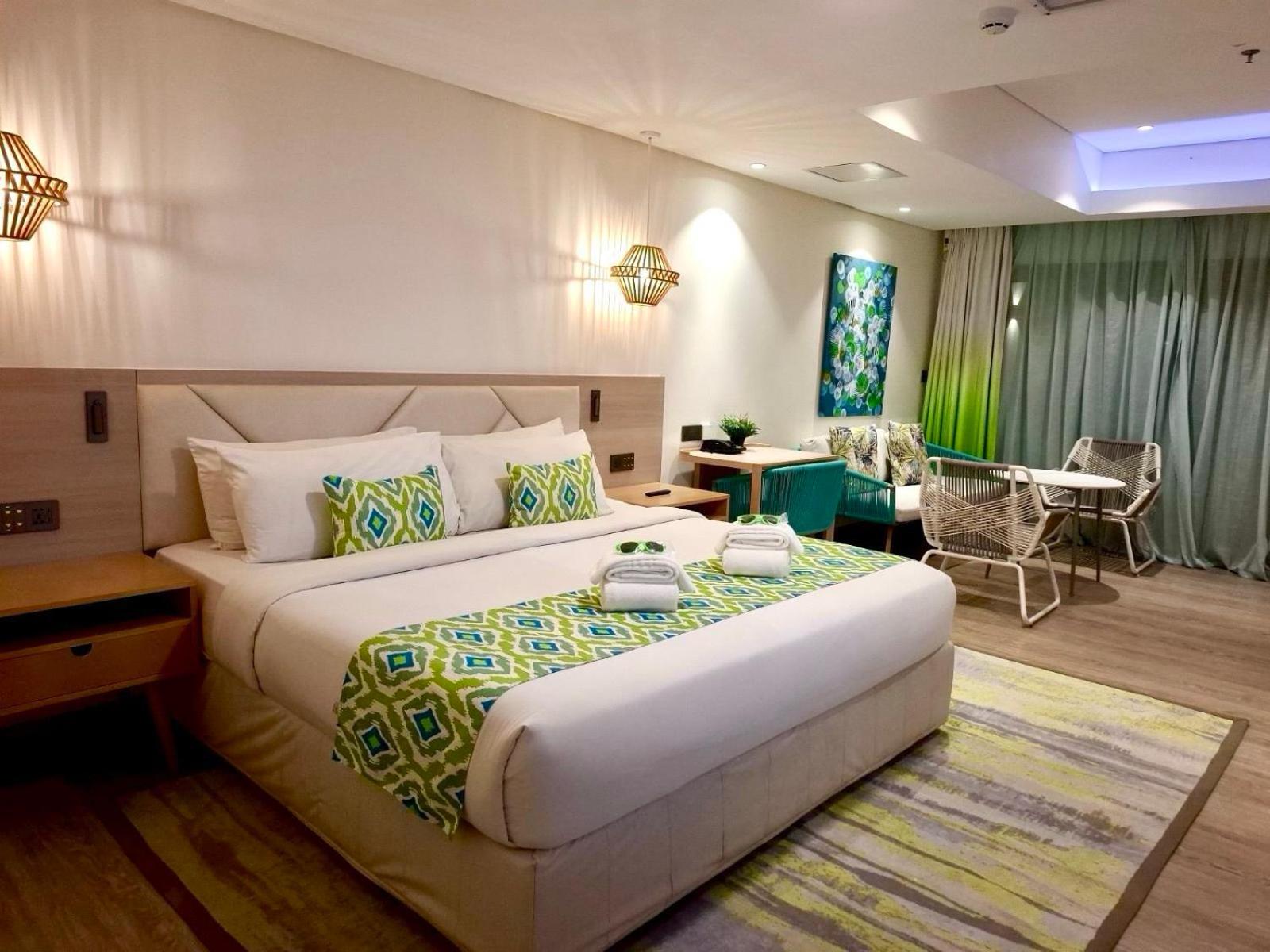 Executive Suite - Photo 3