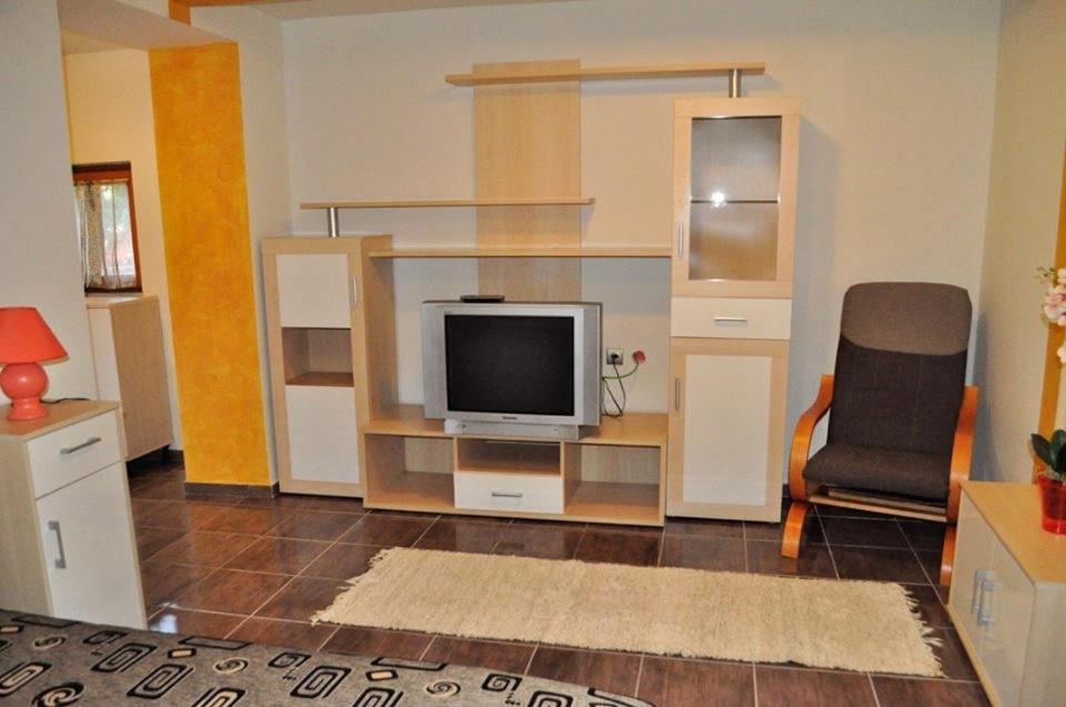 One-Bedroom Bungalow photo 3