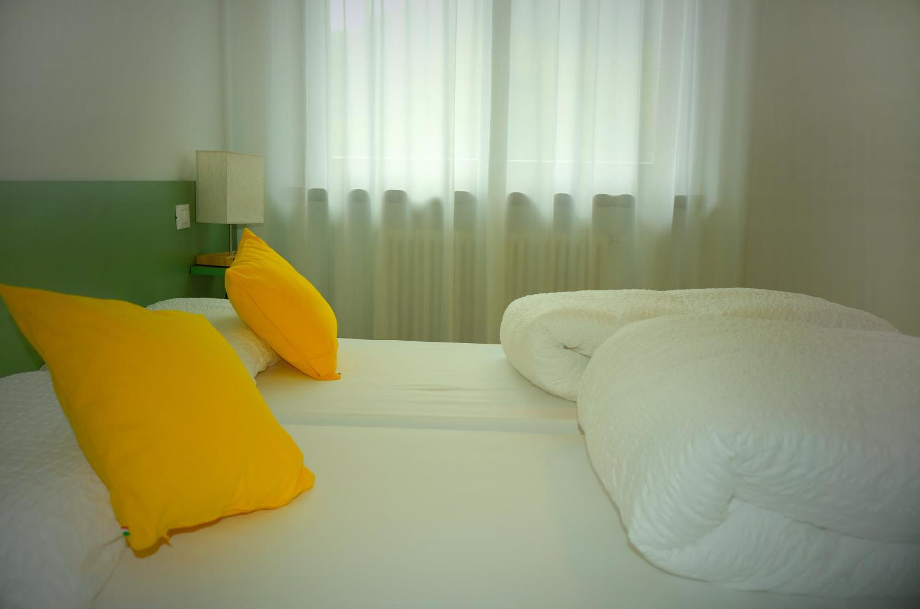 Double Room with Shared Bathroom photo 2