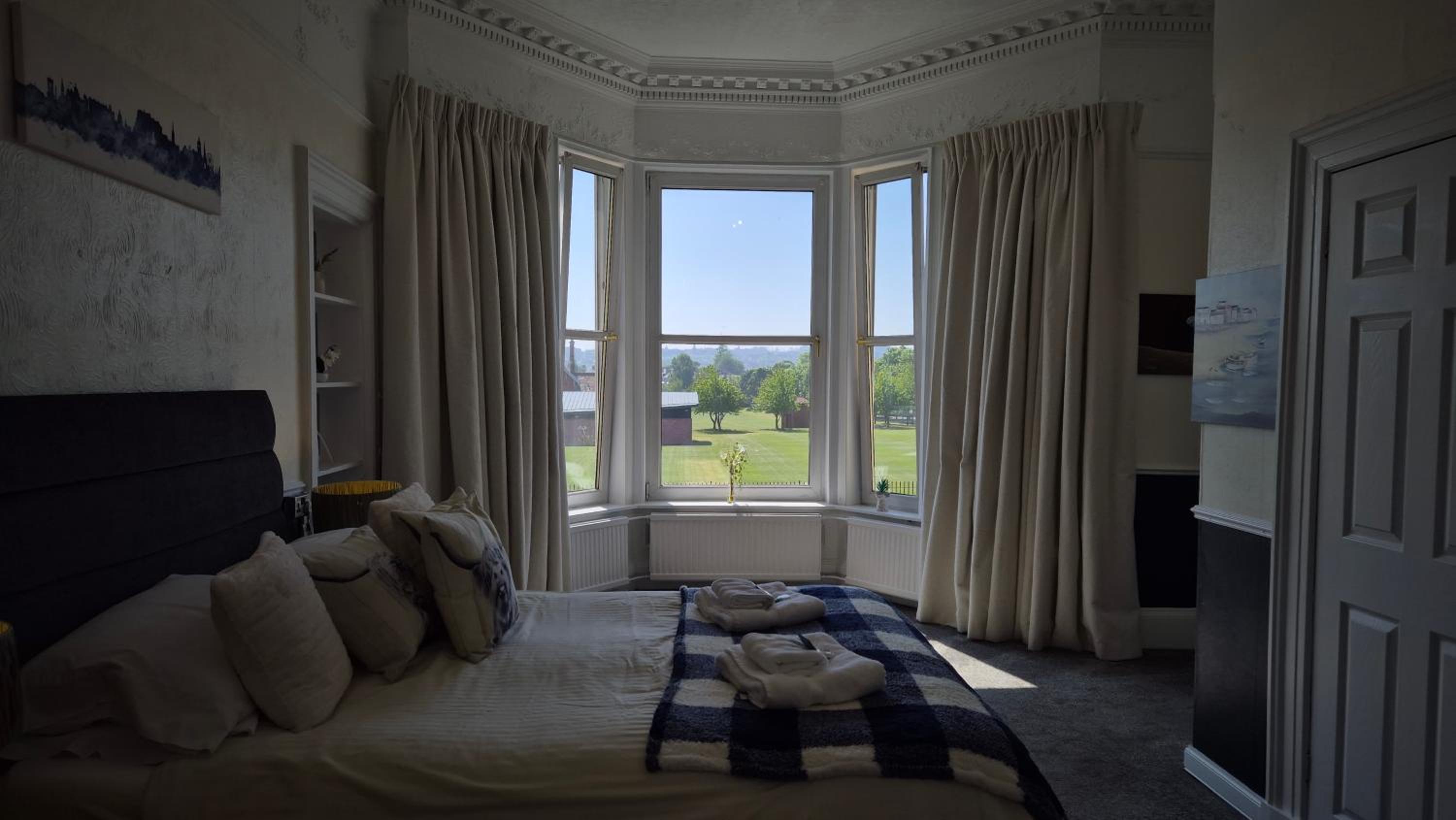 Triple Room with City View