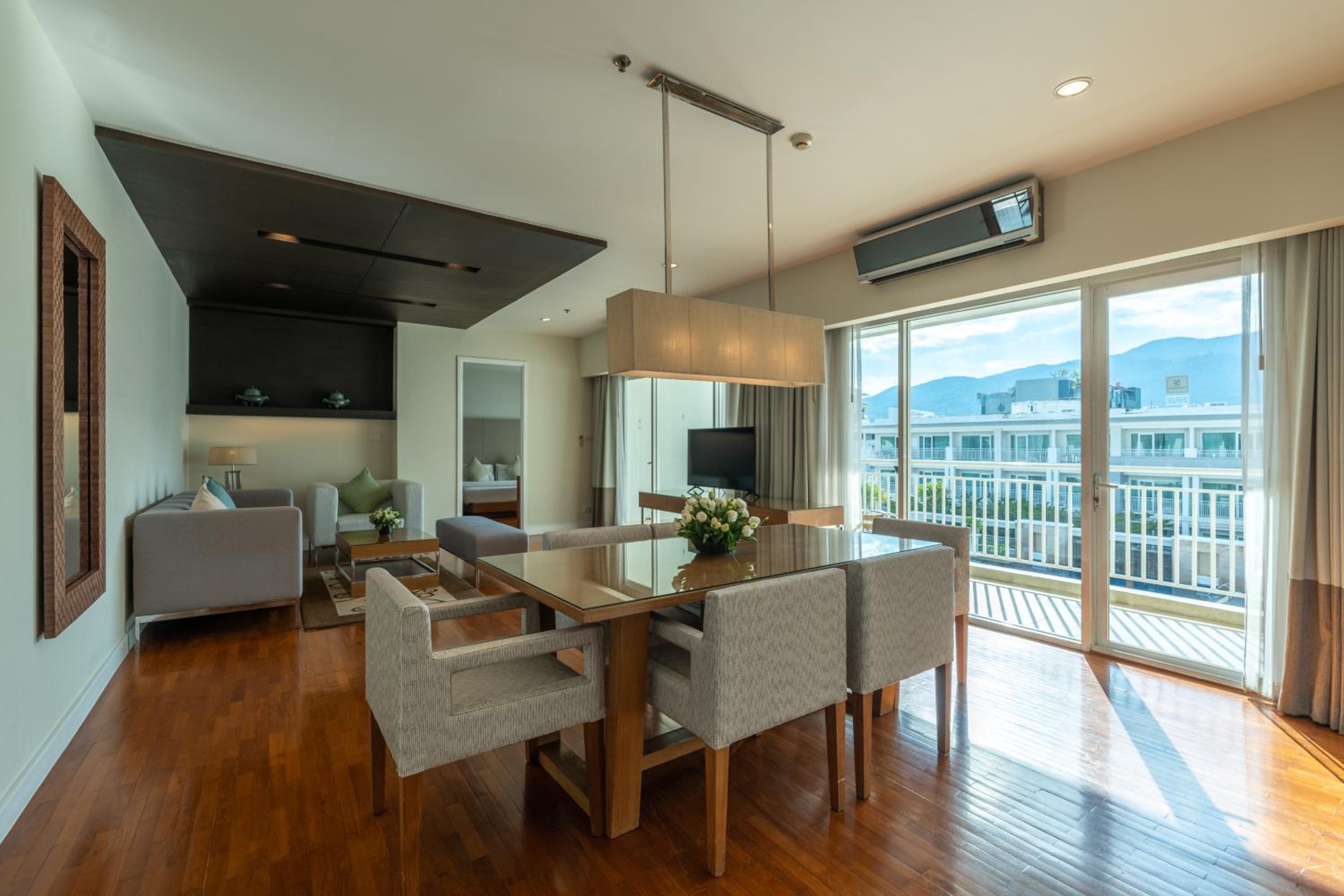 Two-Bedroom Suite - Photo 2