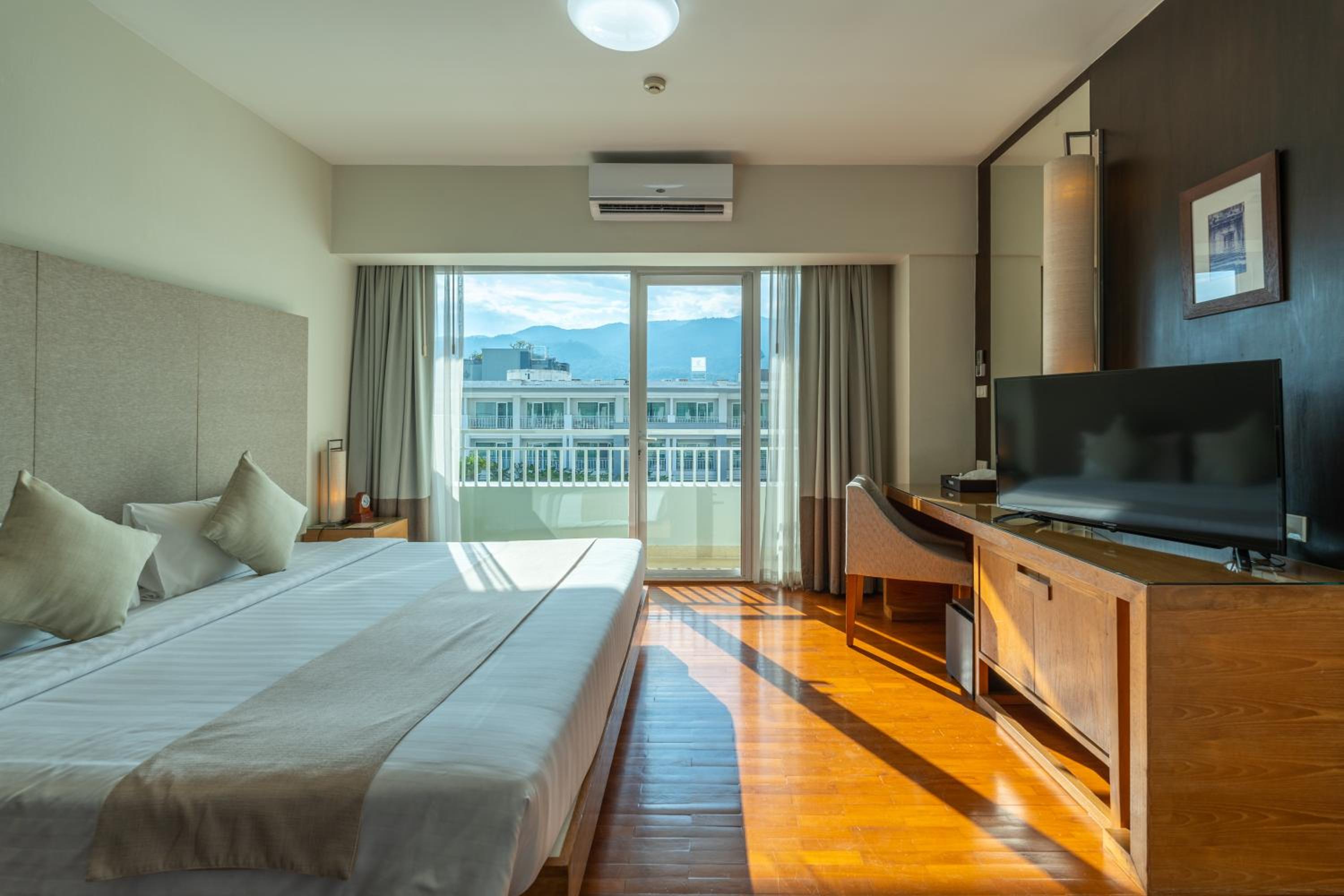 Two-Bedroom Suite - Photo 3