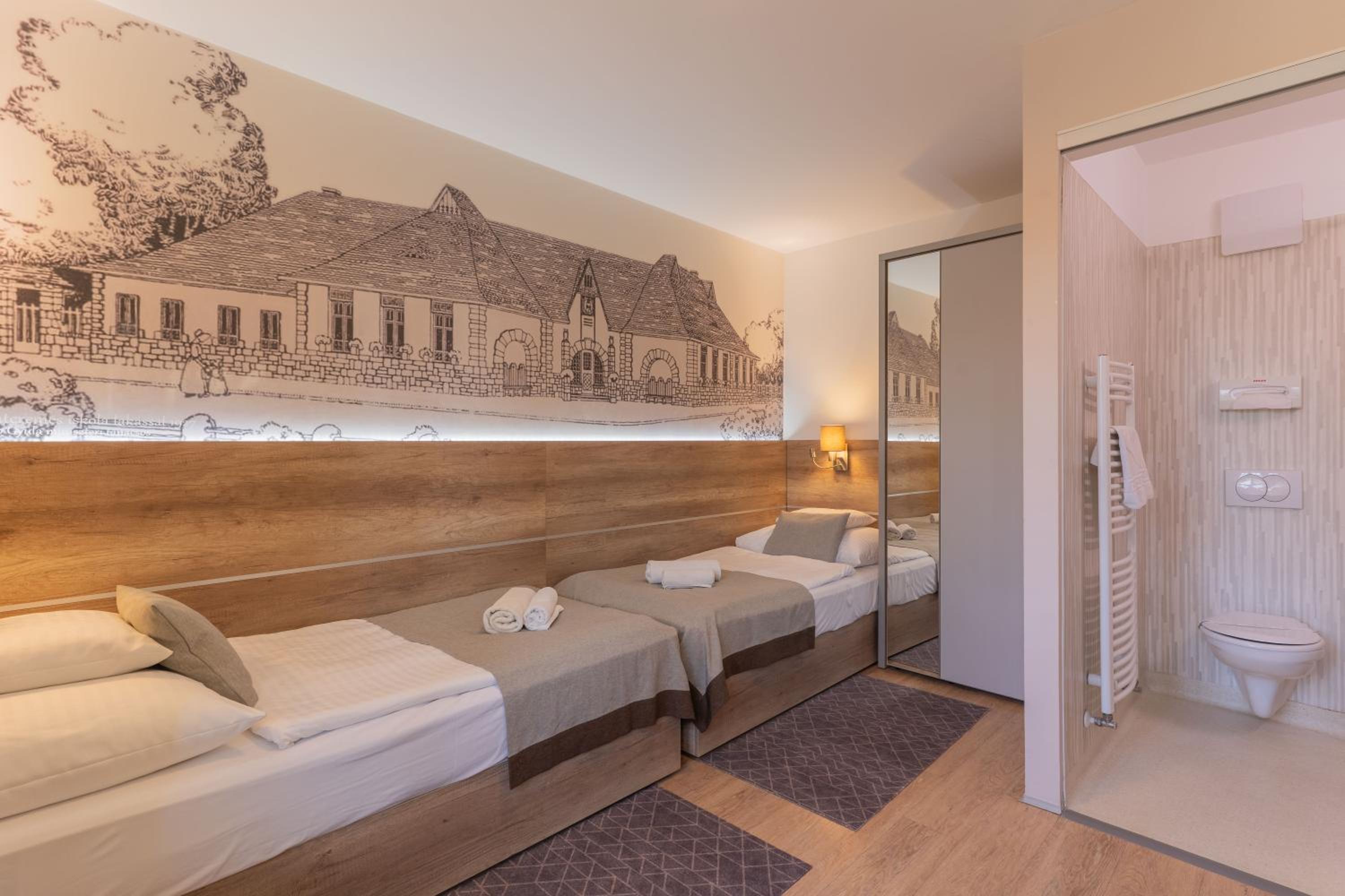 Comfort Room with 2 Single Beds