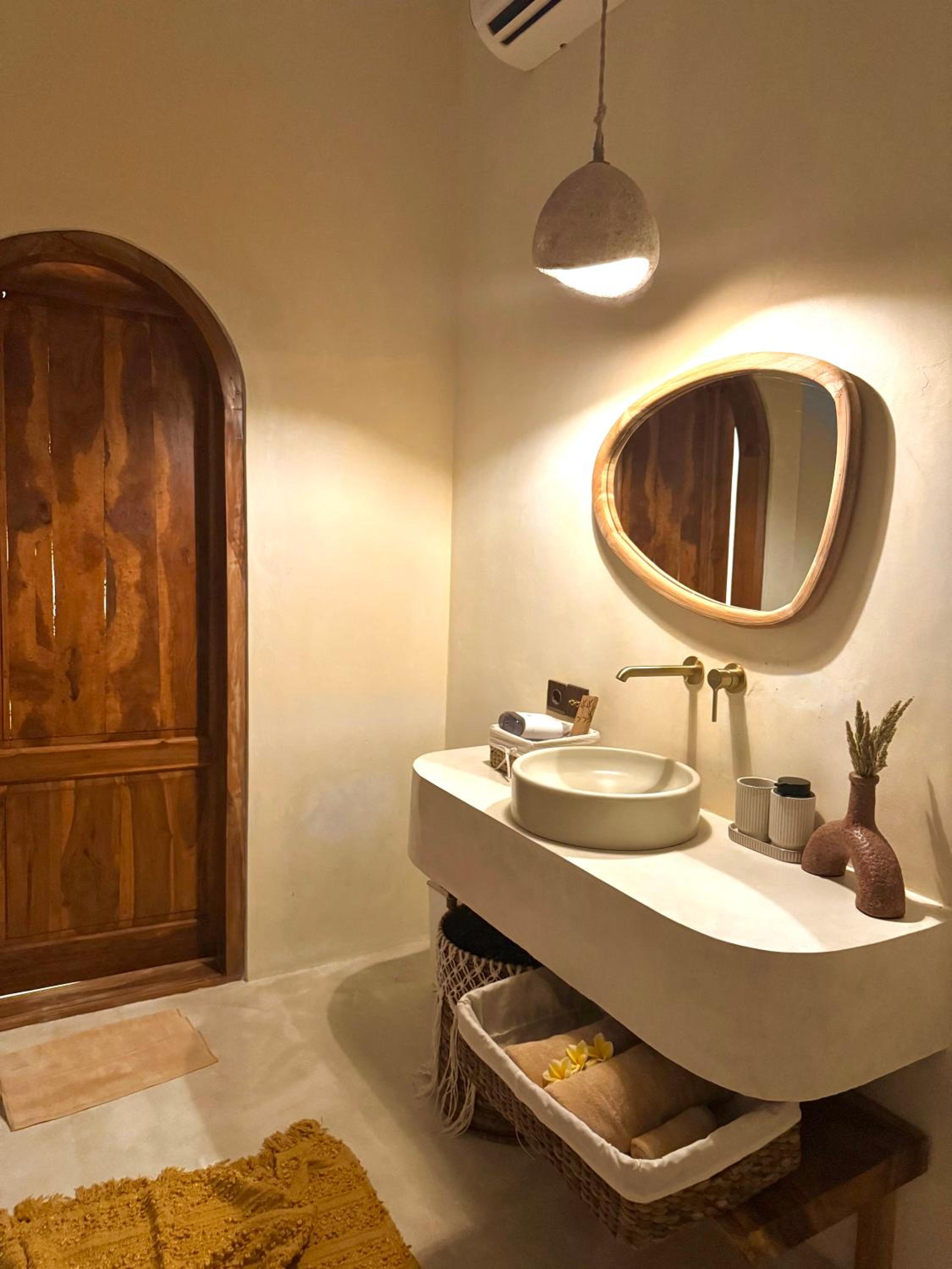 Deluxe Double Room - Photo 12