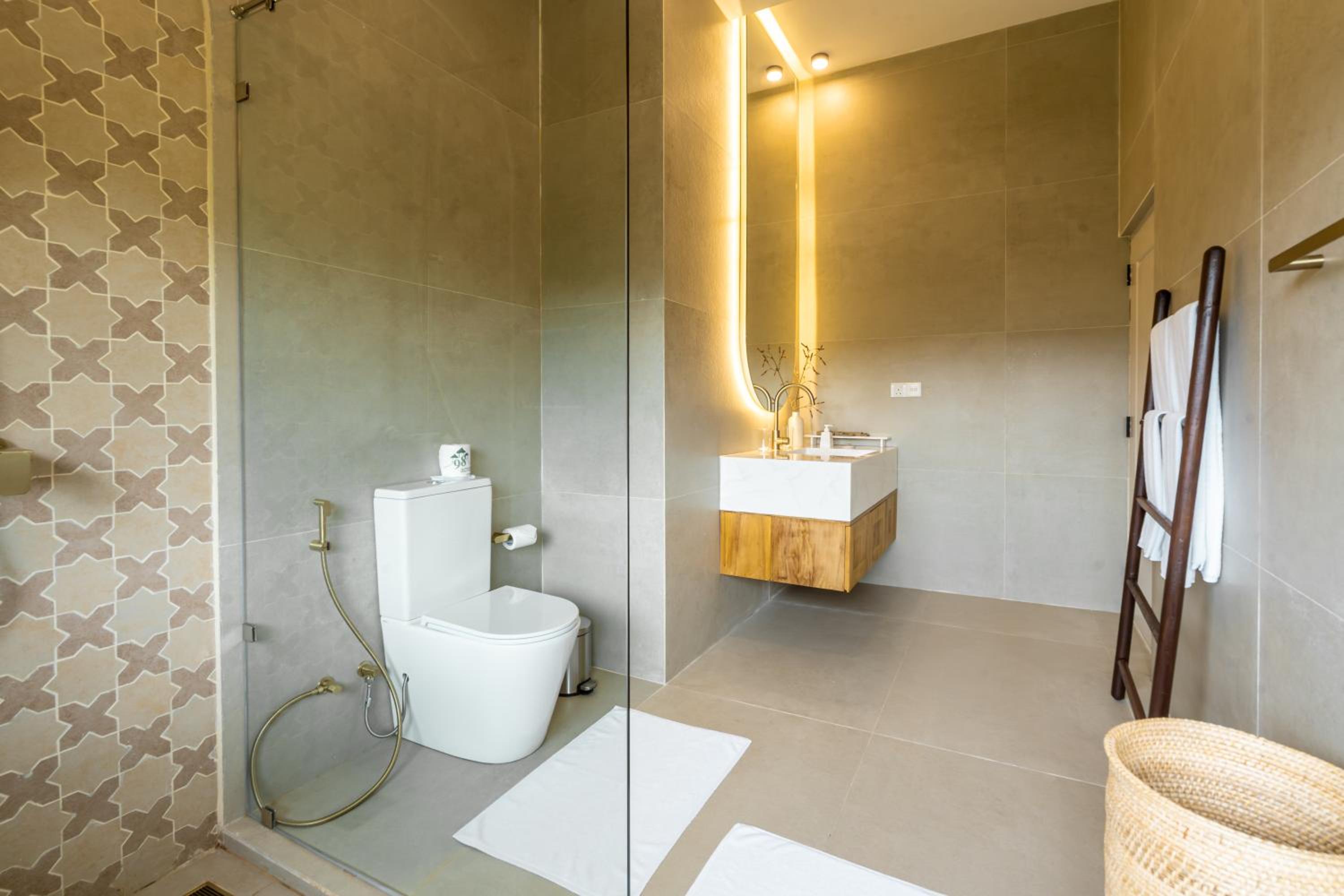 Two Bedroom Family Suite with Swing and Bathtub photo 2