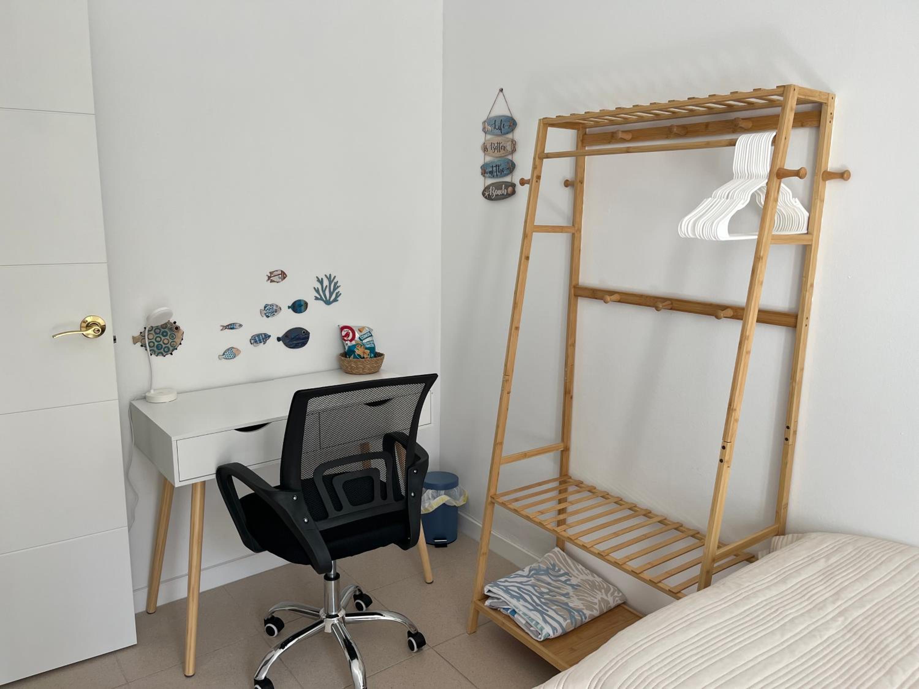 Standard Single Room with Shared Bathroom photo 3
