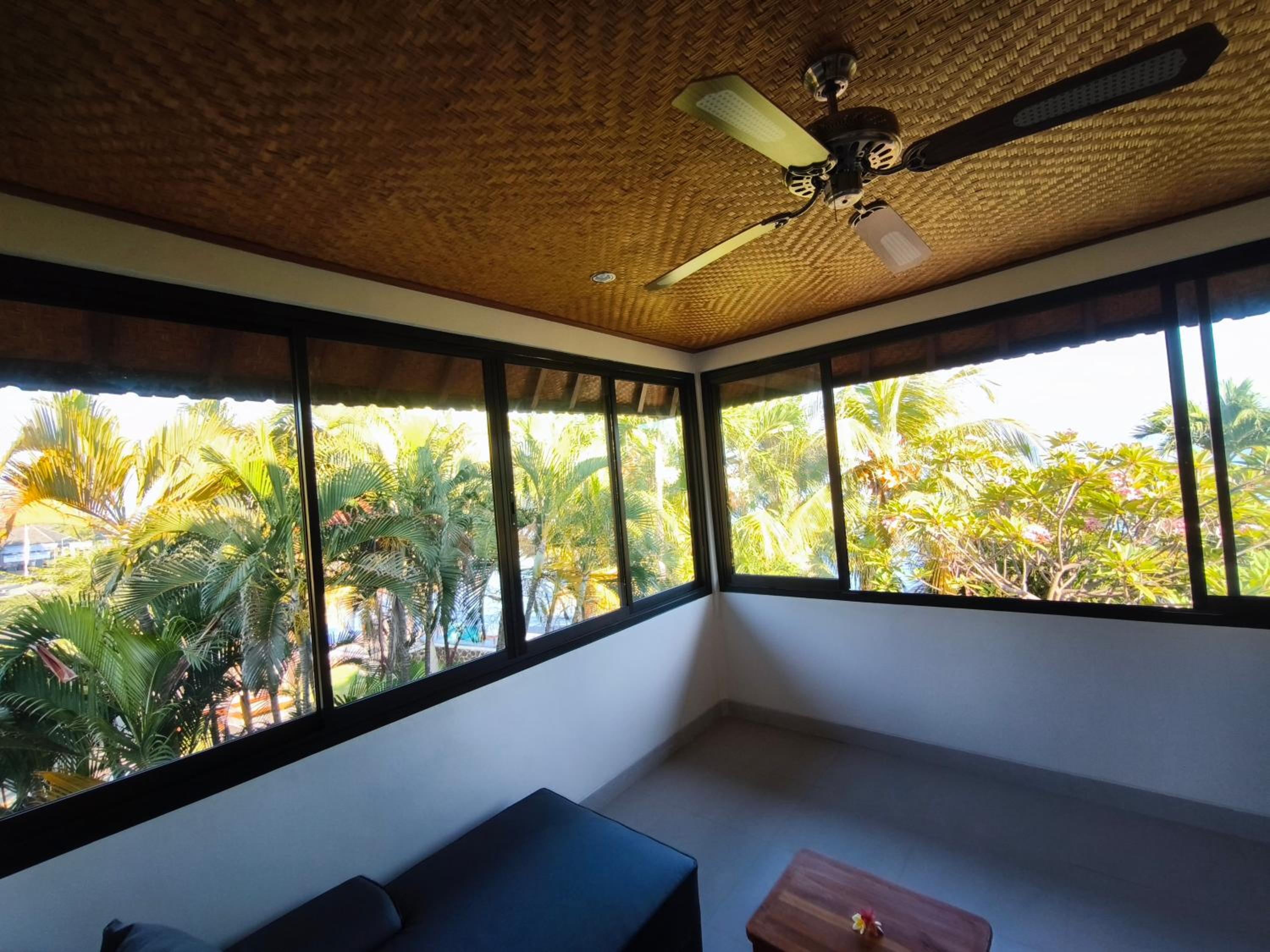 Deluxe Double Room with Balcony and Sea View photo 2