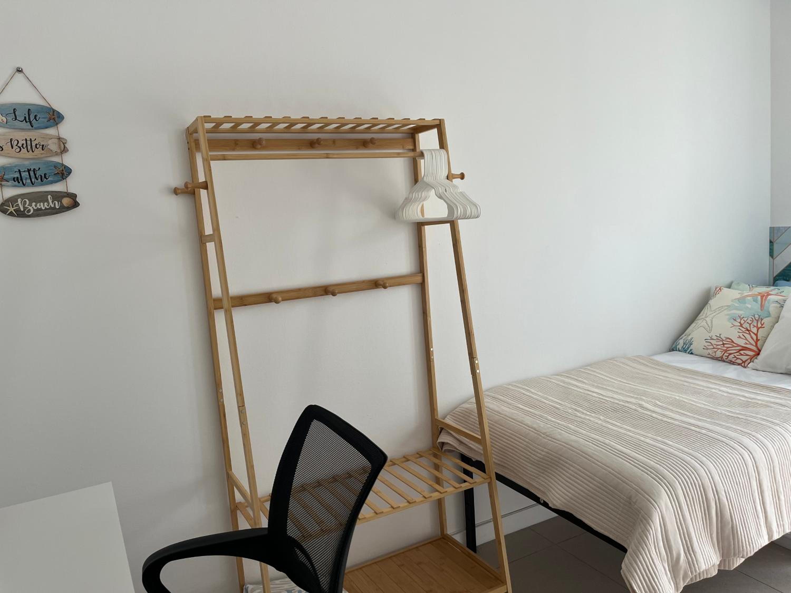 Standard Single Room with Shared Bathroom photo 2