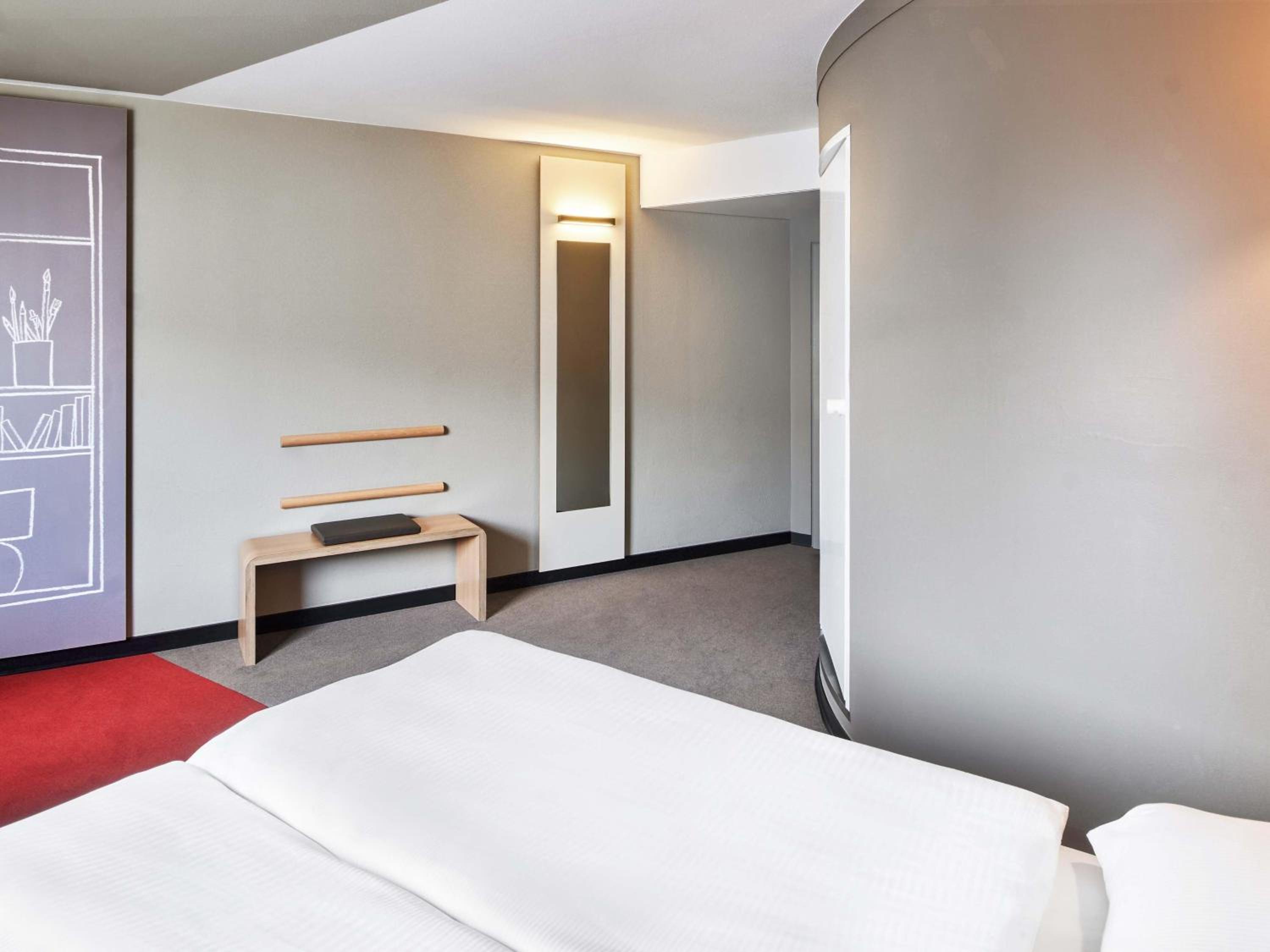 Budget Double Room - Photo 2