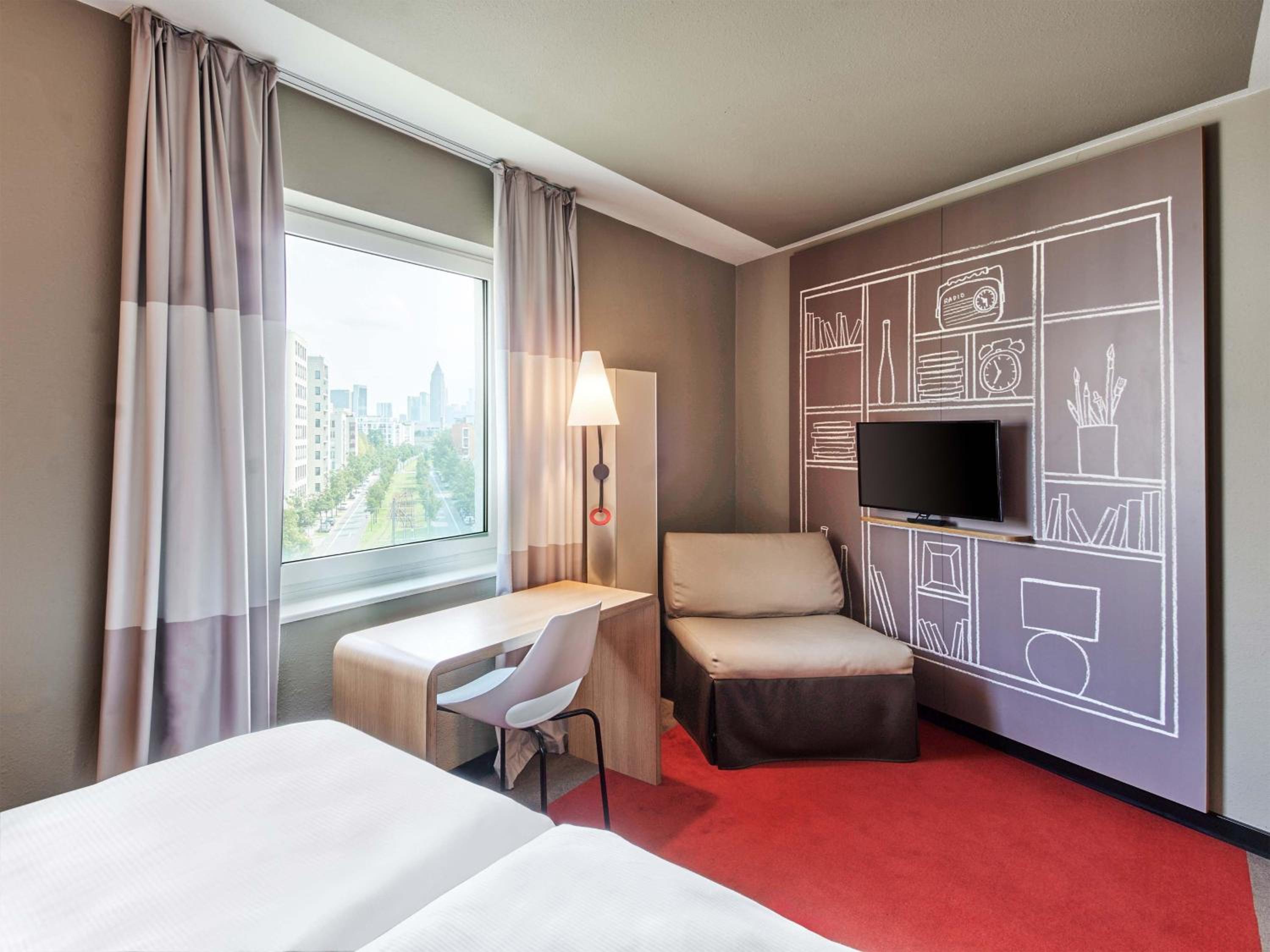 Budget Double Room - Photo 3