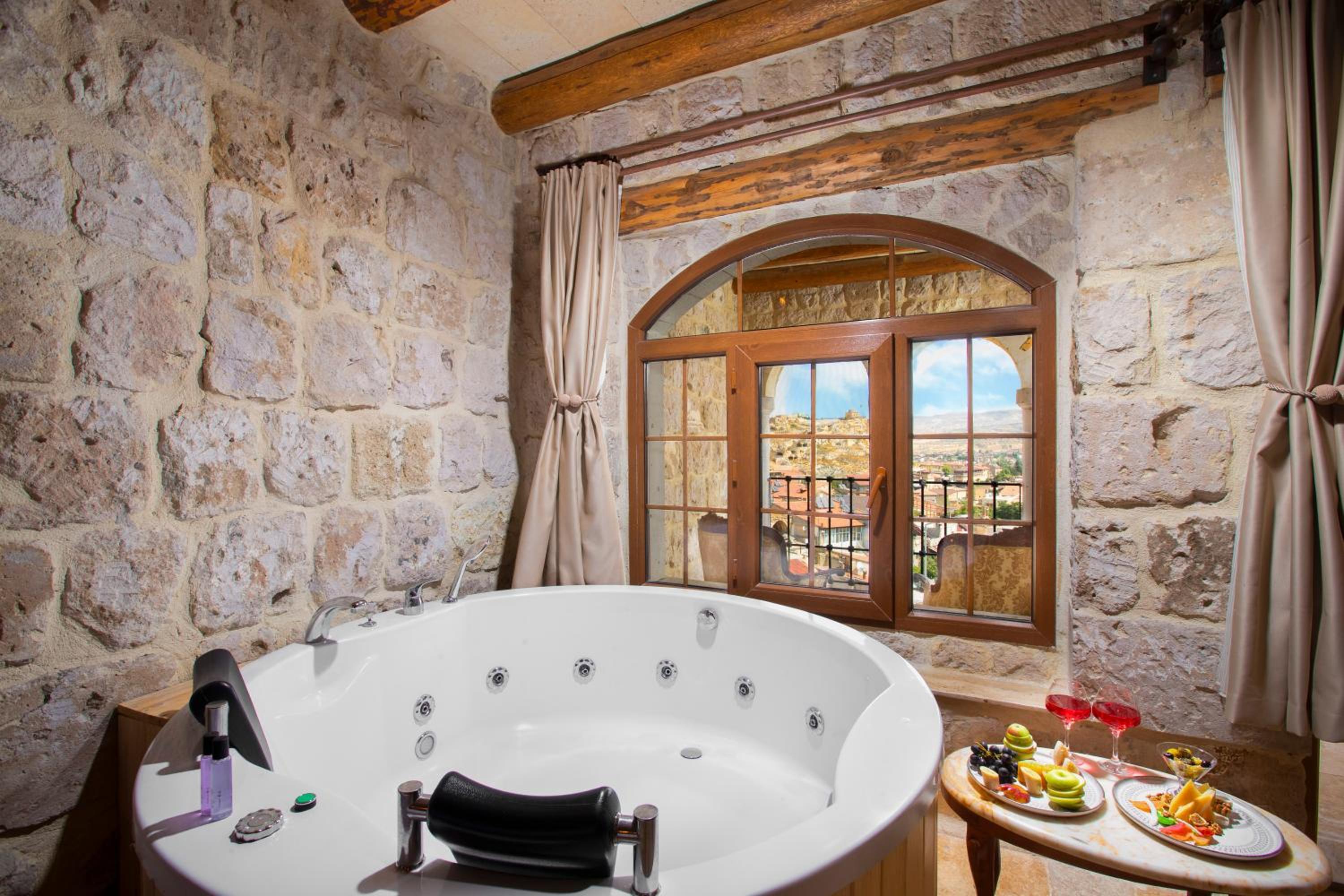 Queen Room with Spa Bath