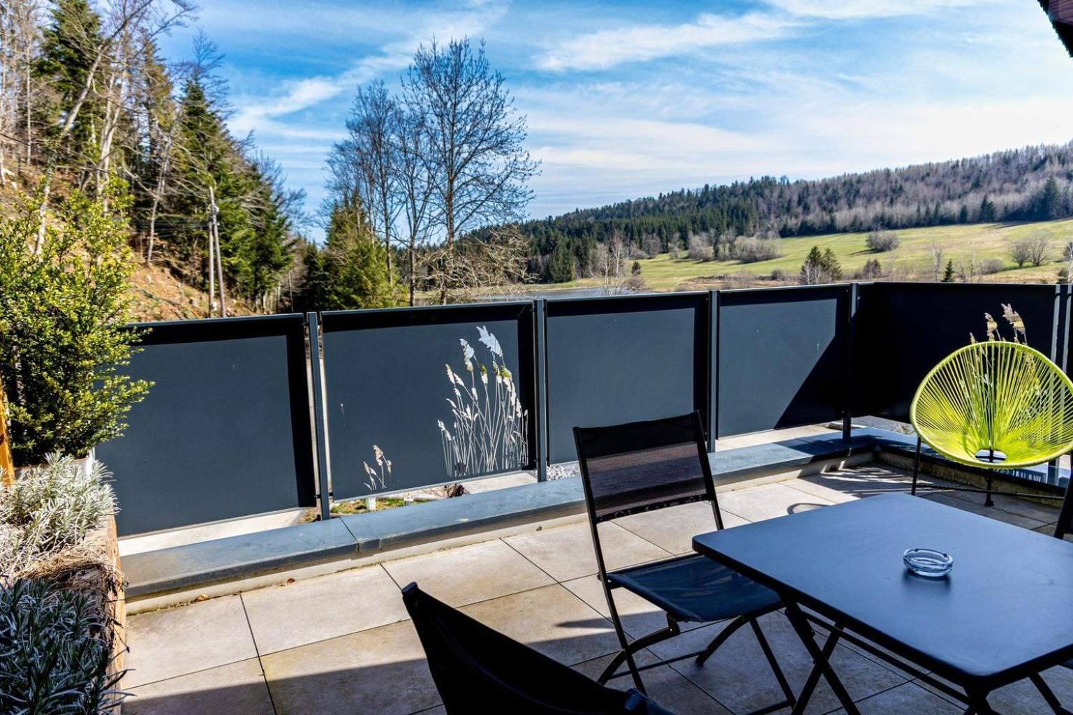Deluxe Double Room with Balcony photo 3