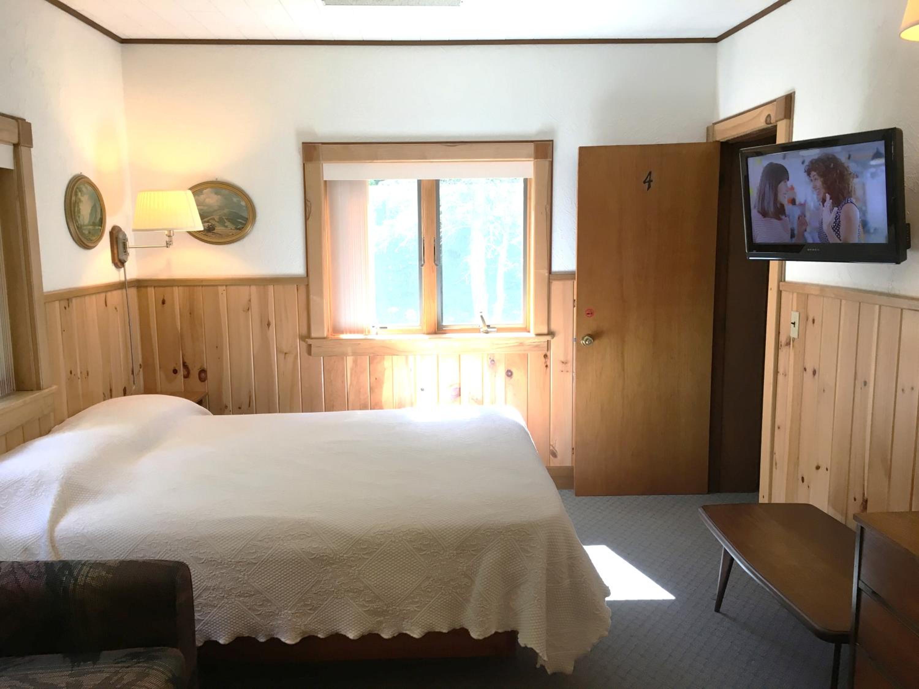 Standard Queen Room photo 2